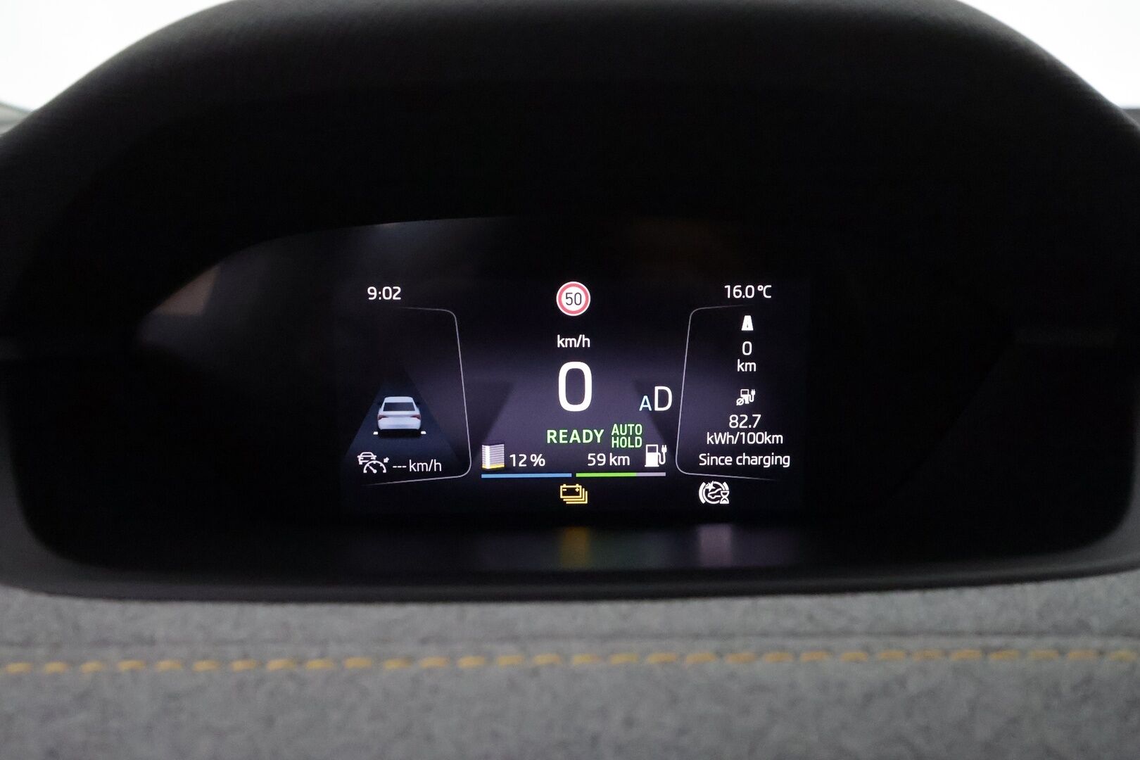 SKODA ENYAQ 2022 82kWh iV80 4X4 Luxury **ACC / ILP / Matrix LED / Muistipenkit / Koukku / P.kamera / Navi / KeylessGo / Nahka-Alcantara** - Merkkihuollettu