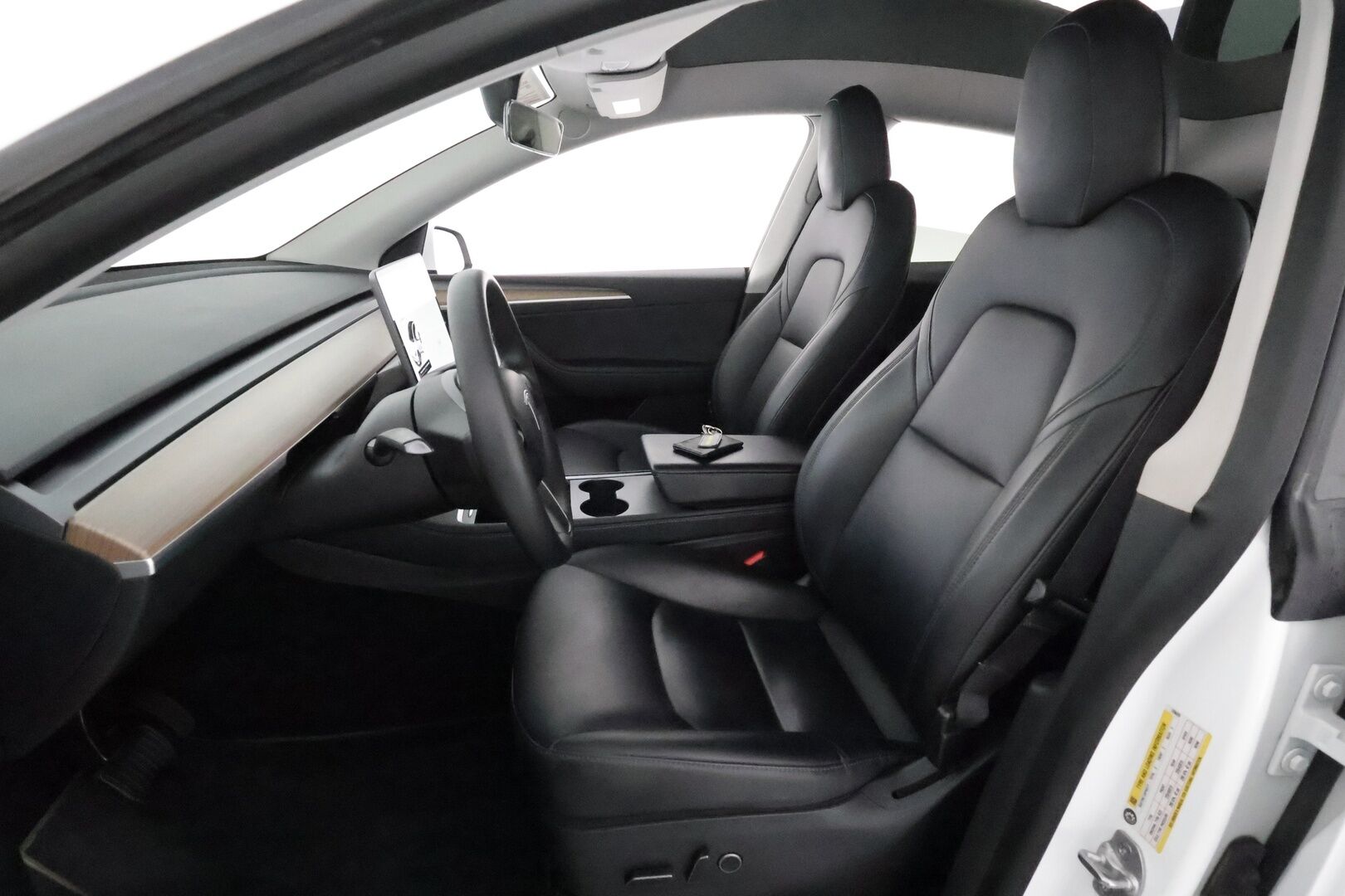 TESLA MODEL Y 2021 Long Range Dual Motor AWD **Lasikatto / Lämpöpumppu / ACC / Matrix-LED / P. Kamera / Muistipenkki / Navi** - 2x Latauskaapelit / Kahdet Renkaat