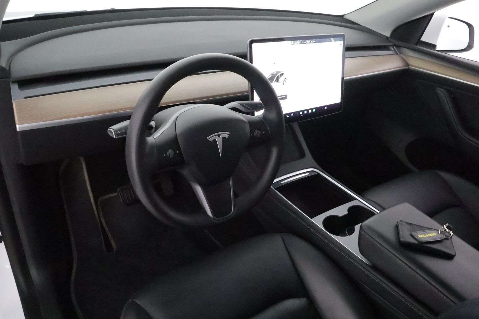 TESLA MODEL Y 2021 Long Range Dual Motor AWD **Lasikatto / Lämpöpumppu / ACC / Matrix-LED / P. Kamera / Muistipenkki / Navi** - 2x Latauskaapelit / Kahdet Renkaat