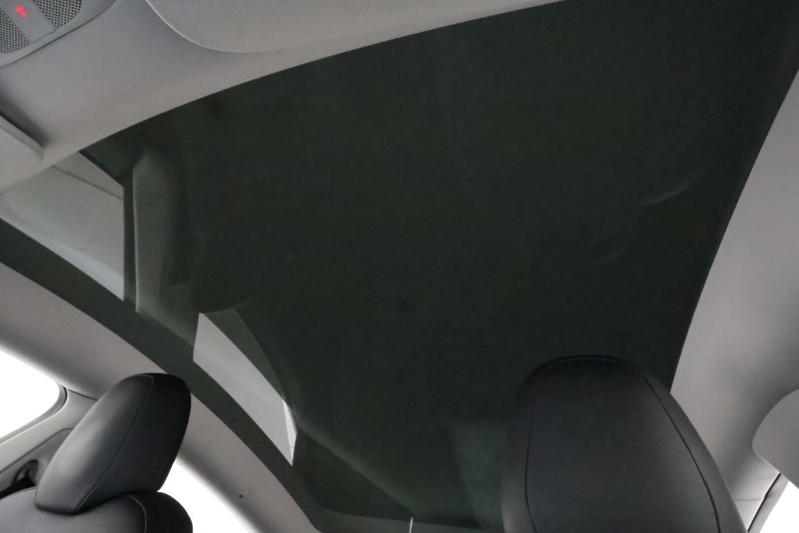 TESLA MODEL Y 2021 Long Range Dual Motor AWD **Lasikatto / Lämpöpumppu / ACC / Matrix-LED / P. Kamera / Muistipenkki / Navi** - 2x Latauskaapelit / Kahdet Renkaat
