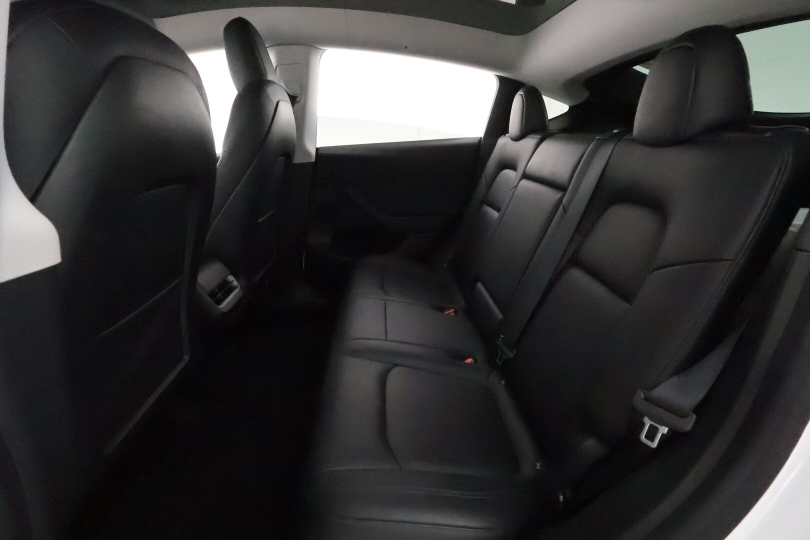 TESLA MODEL Y 2021 Long Range Dual Motor AWD **Lasikatto / Lämpöpumppu / ACC / Matrix-LED / P. Kamera / Muistipenkki / Navi** - 2x Latauskaapelit / Kahdet Renkaat