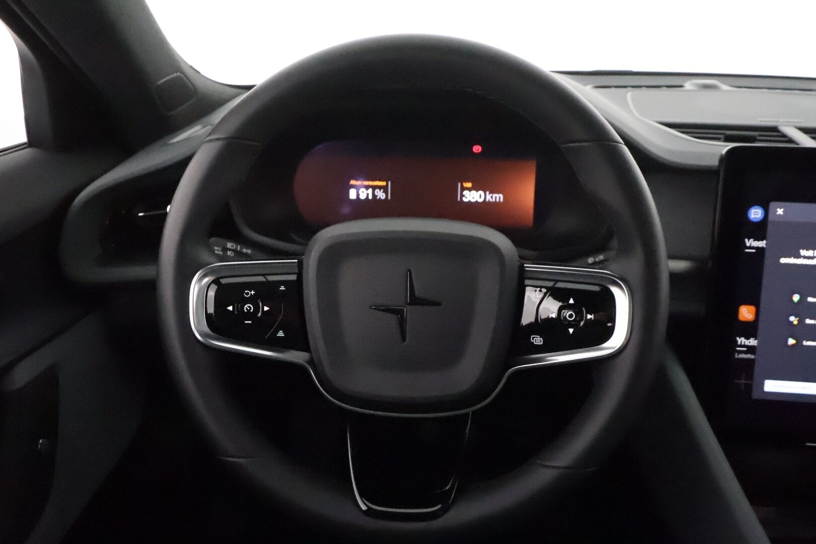 POLESTAR 2 2023 Long Range Single Motor 78kWh **Harman/Kardon / Lasikatto / Lämpöpumppu / Koukku / LED-valot / P.Kamera / Sporttipenkki Muistilla** - 2x Latauskaapelit / Kahdet Renkaat / Merkkihuollettu!