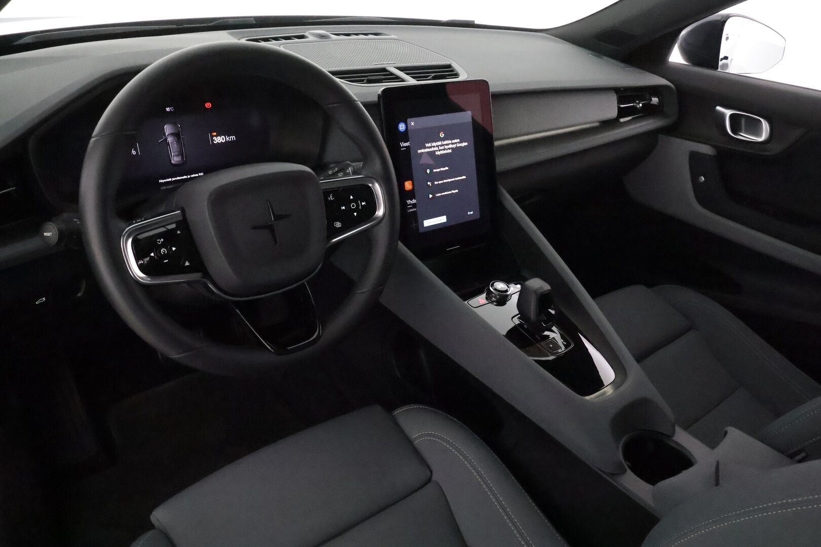 POLESTAR 2 2023 Long Range Single Motor 78kWh **Harman/Kardon / Lasikatto / Lämpöpumppu / Koukku / LED-valot / P.Kamera / Sporttipenkki Muistilla** - 2x Latauskaapelit / Kahdet Renkaat / Merkkihuollettu!