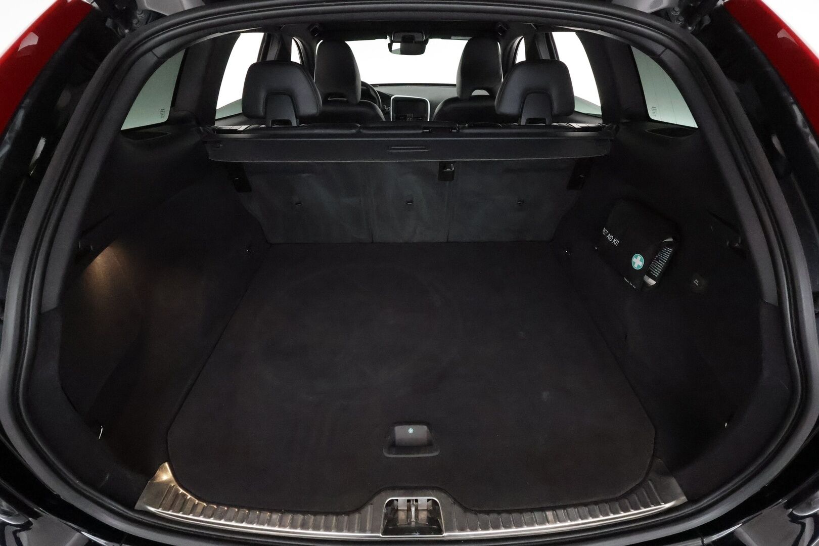 Volvo XC60 2017 D4 AWD Business Classic Summum aut. **ACC / Xenon / Koukku / Webasto / Navi / Muistipenkki / Nahkaverhoilu / KeylessGO** - Kahdet Renkaat / **HYVILLÄ KAMOILLA**