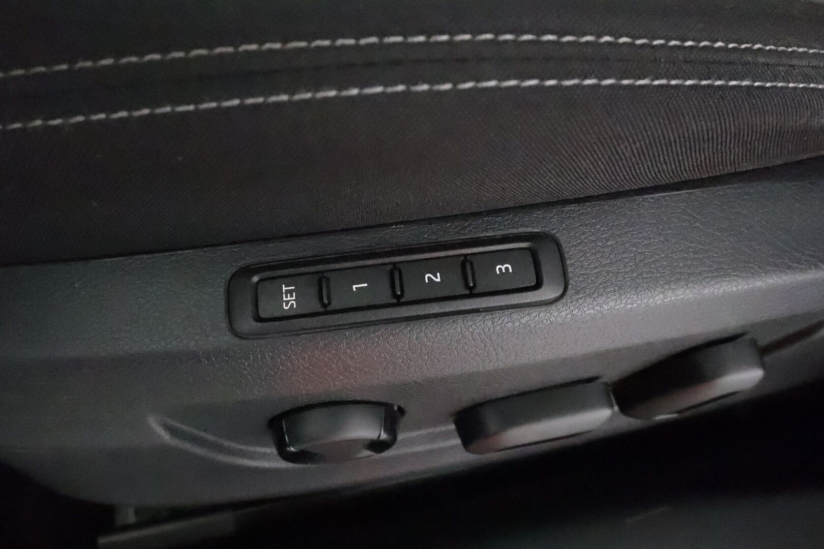 SKODA SUPERB 2022 Combi 1.4 TSI PHEV Ambition iV DSG **Webasto / ACC / Matrix-LED / P.kamera / Muistipenkki / Navi / Keyless** - 2x Latauskaapelit / Kahdet Renkaat / Merkkihuollettu!