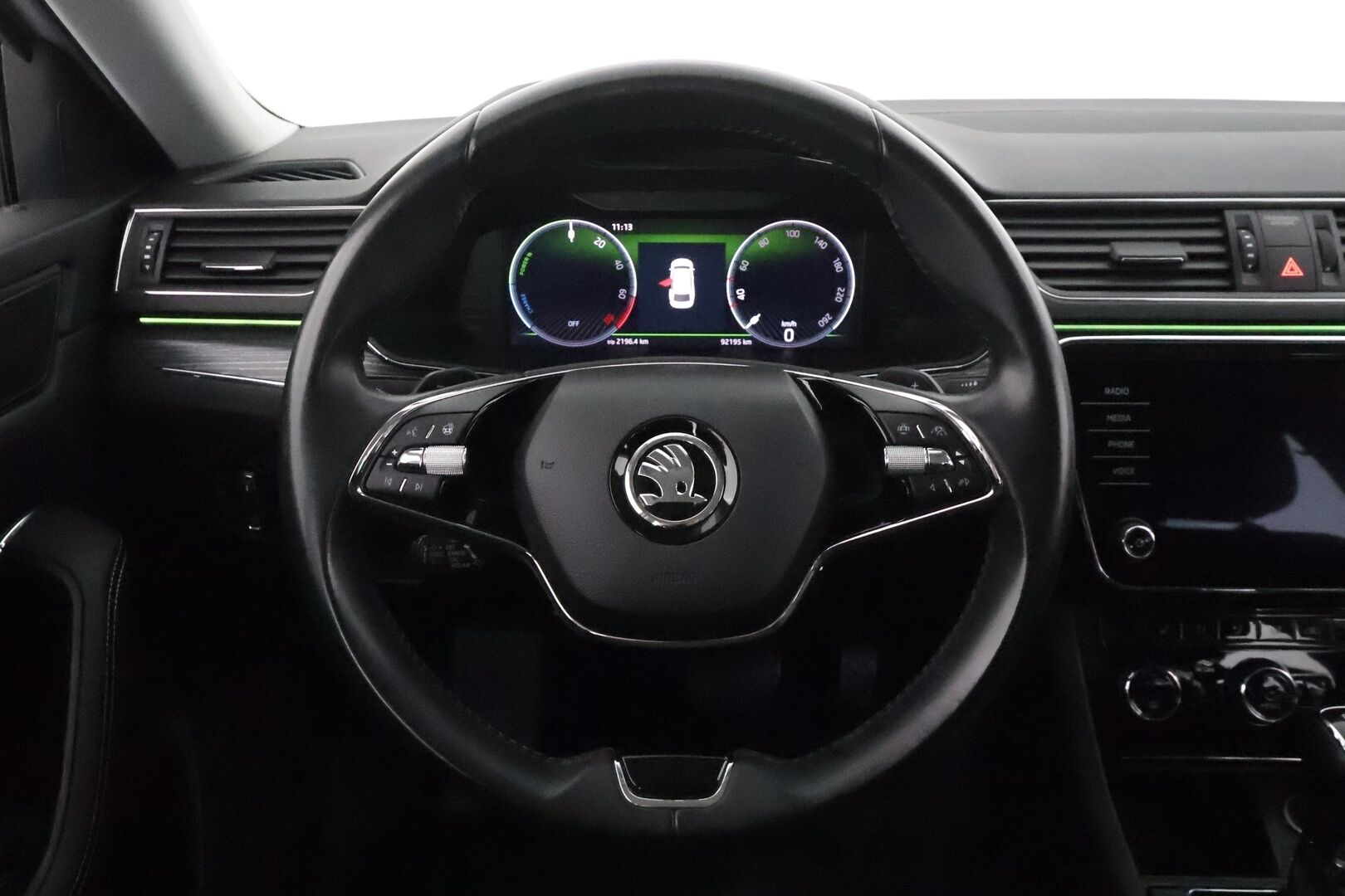 SKODA SUPERB 2022 Combi 1.4 TSI PHEV Ambition iV DSG **Webasto / ACC / Matrix-LED / P.kamera / Muistipenkki / Navi / Keyless** - 2x Latauskaapelit / Kahdet Renkaat / Merkkihuollettu!