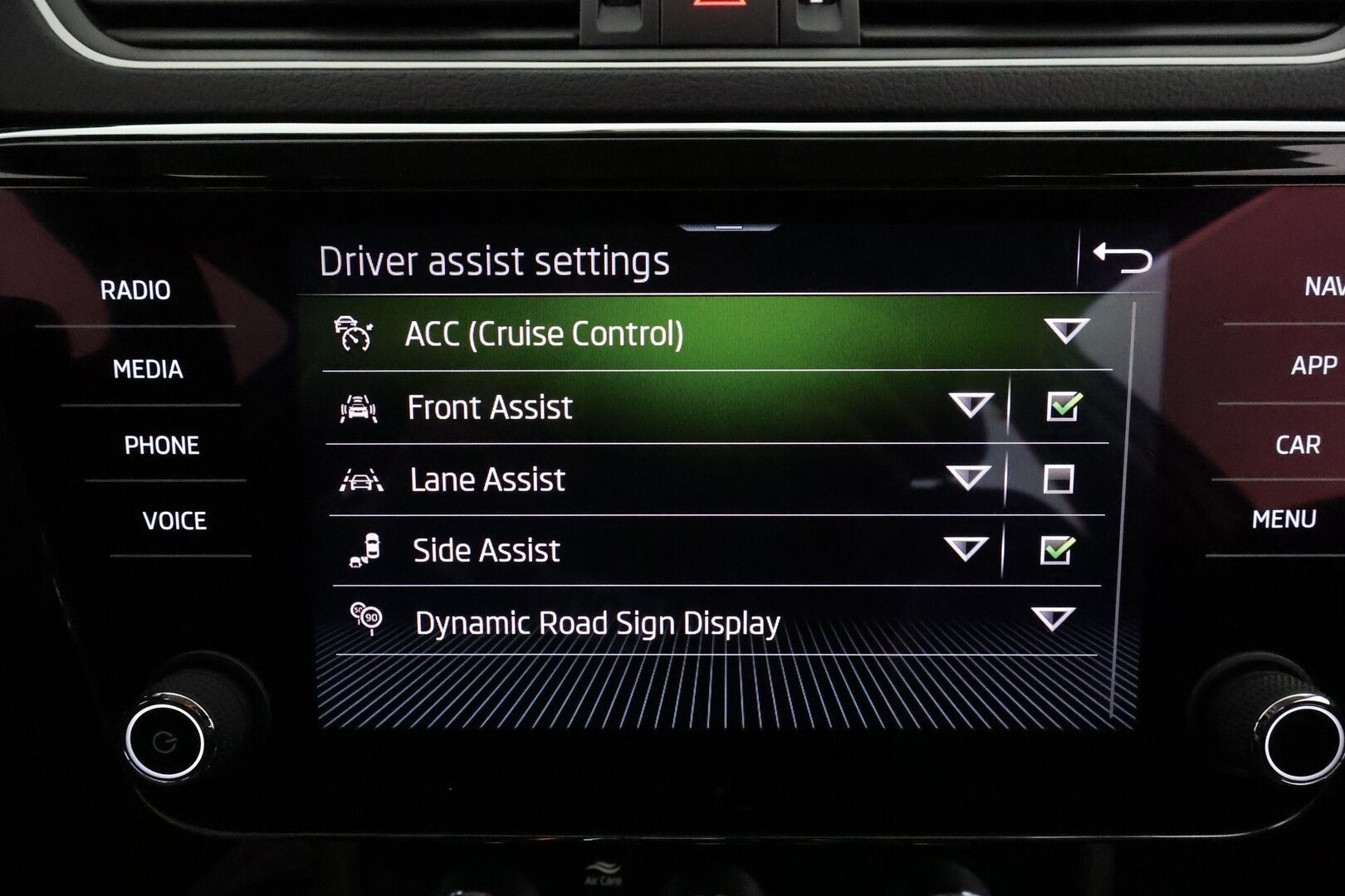 SKODA SUPERB 2022 Combi 1.4 TSI PHEV Ambition iV DSG **Webasto / ACC / Matrix-LED / P.kamera / Muistipenkki / Navi / Keyless** - 2x Latauskaapelit / Kahdet Renkaat / Merkkihuollettu!