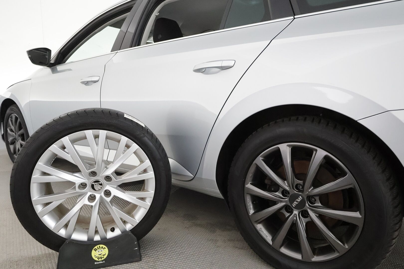 SKODA SUPERB 2022 Combi 1.4 TSI PHEV Ambition iV DSG **Webasto / ACC / Matrix-LED / P.kamera / Muistipenkki / Navi / Keyless** - 2x Latauskaapelit / Kahdet Renkaat / Merkkihuollettu!