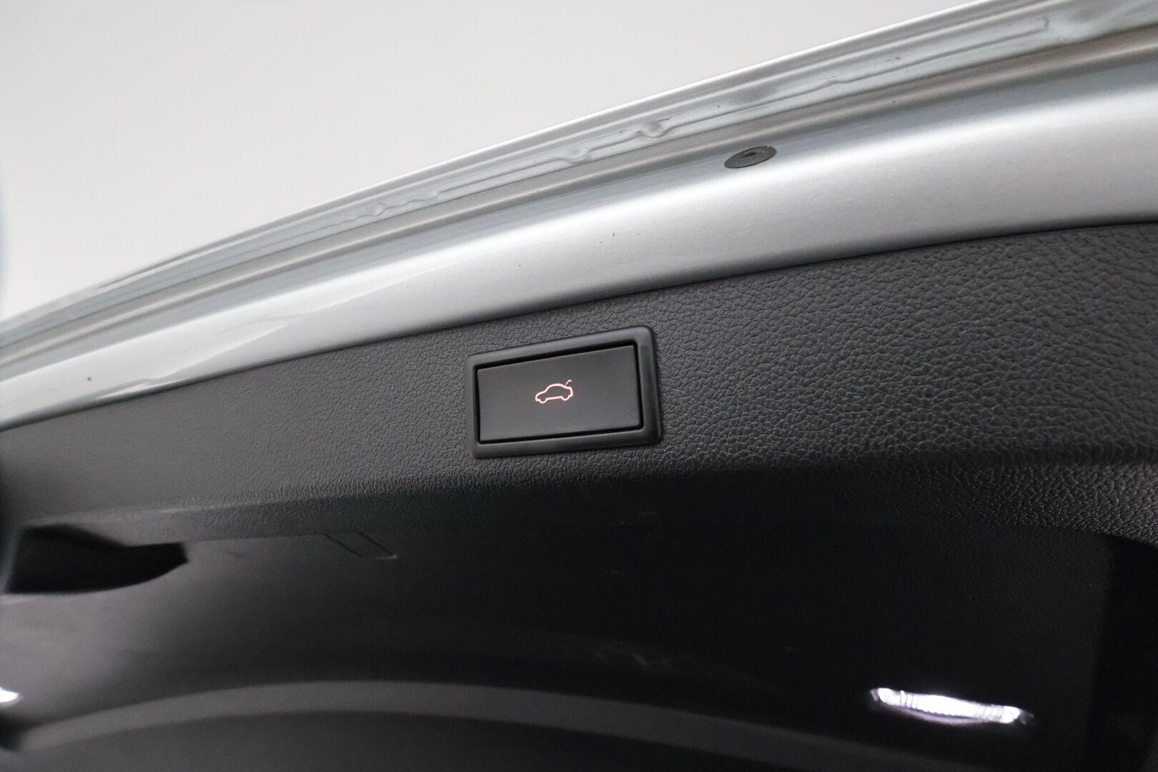 SKODA SUPERB 2022 Combi 1.4 TSI PHEV Ambition iV DSG **Webasto / ACC / Matrix-LED / P.kamera / Muistipenkki / Navi / Keyless** - 2x Latauskaapelit / Kahdet Renkaat / Merkkihuollettu!
