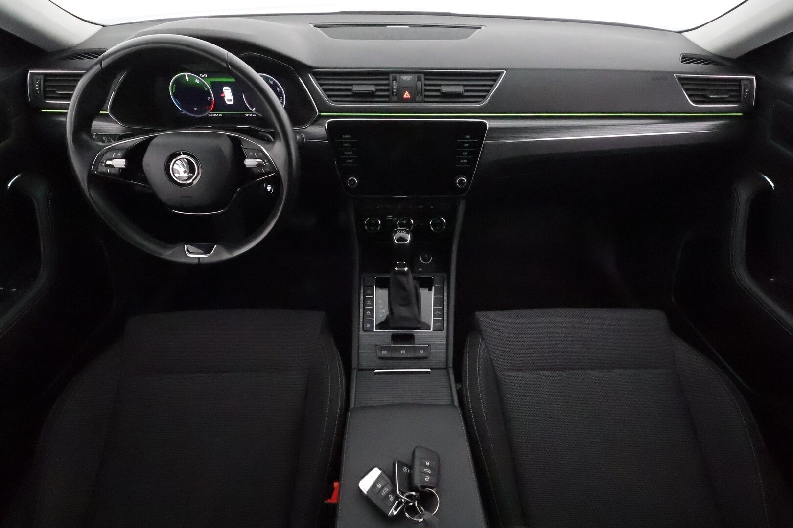 SKODA SUPERB 2022 Combi 1.4 TSI PHEV Ambition iV DSG **Webasto / ACC / Matrix-LED / P.kamera / Muistipenkki / Navi / Keyless** - 2x Latauskaapelit / Kahdet Renkaat / Merkkihuollettu!