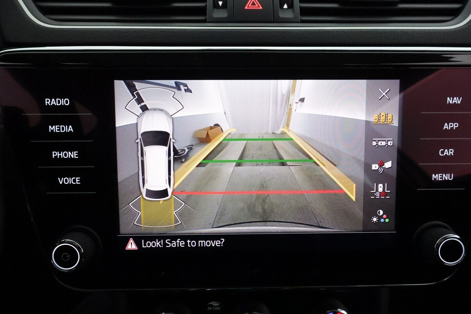 SKODA SUPERB 2022 Combi 1.4 TSI PHEV Ambition iV DSG **Webasto / ACC / Matrix-LED / P.kamera / Muistipenkki / Navi / Keyless** - 2x Latauskaapelit / Kahdet Renkaat / Merkkihuollettu!