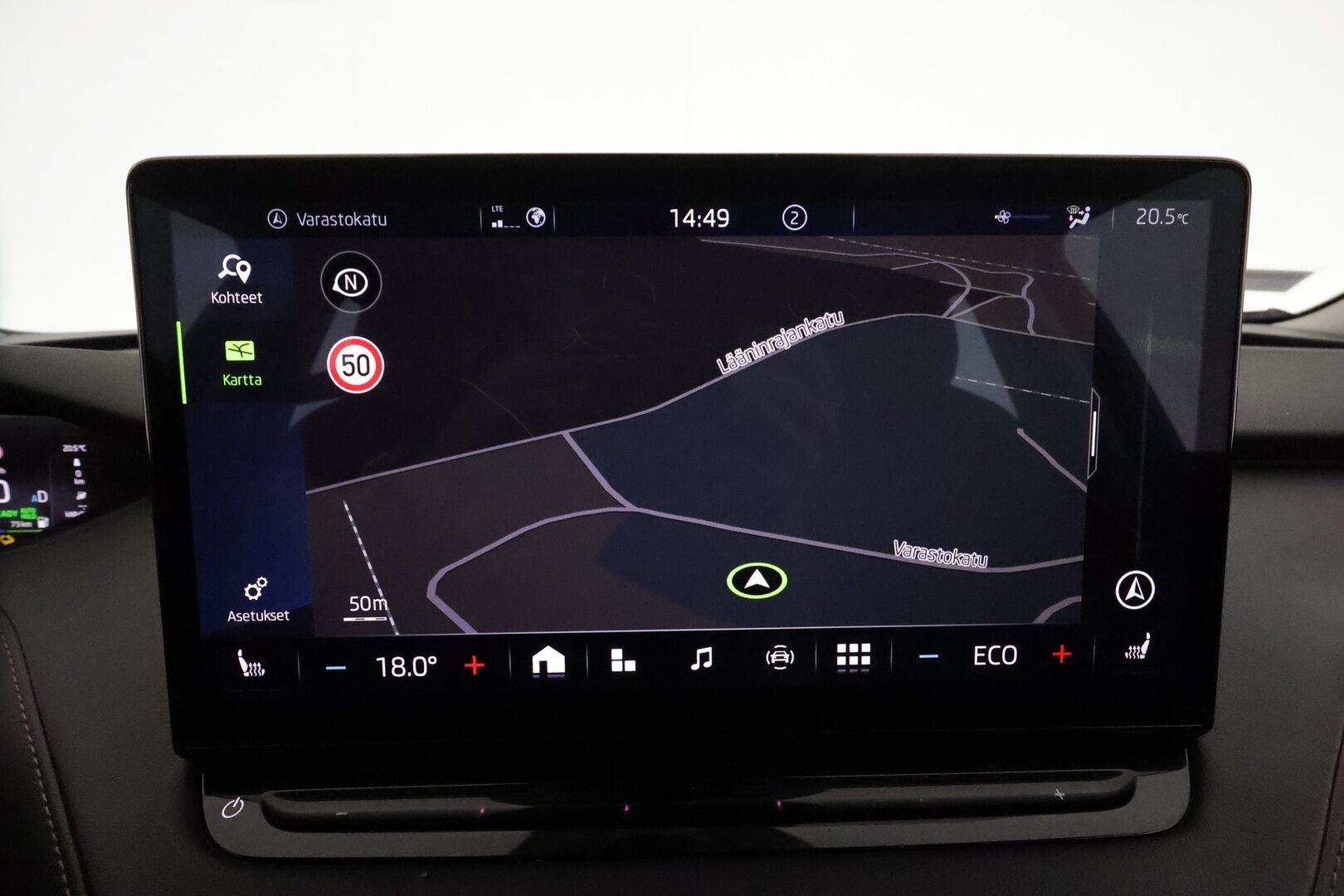 SKODA ENYAQ 2022 82kWh iV80 4X4 **ILP / ACC / Matrix-LED / P.Kamera / Nahkaverhoilu / Navi / Kaistavahti / Keyless** - Kahdet Renkaat / Merkkihuollettu!