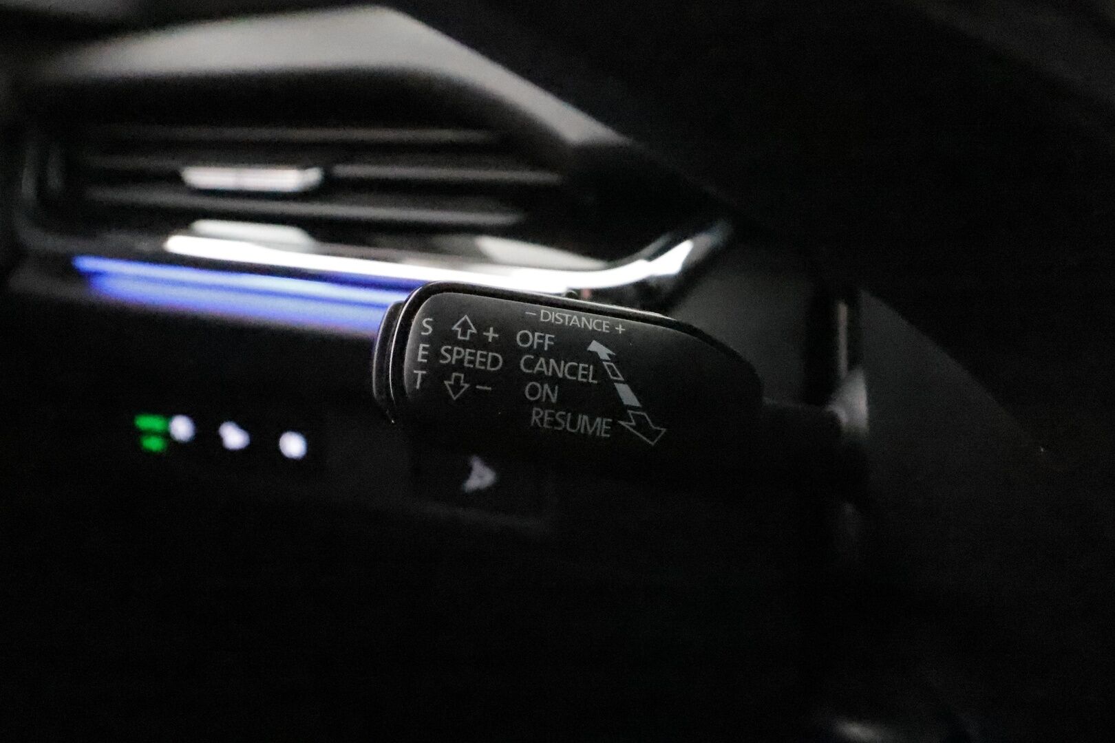 SKODA ENYAQ 2022 82kWh iV80 4X4 **ILP / ACC / Matrix-LED / P.Kamera / Nahkaverhoilu / Navi / Kaistavahti / Keyless** - 3,99 % KORKOTARJOUS TÄHÄN AUTOON 14.9. ASTI! - Kahdet Renkaat / Merkkihuollettu!