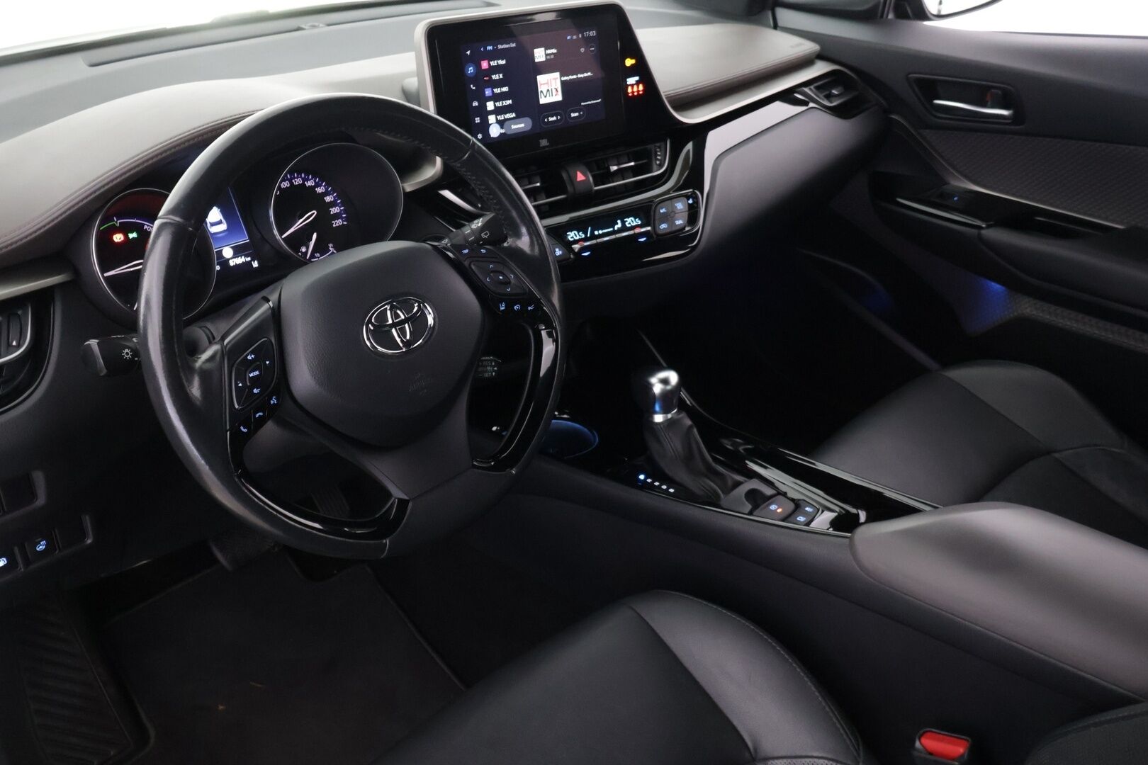 TOYOTA C-HR 2022 1,8 Hybrid Premium **ACC / JBL / P.kamera / Sähköpenkki / Navi / KeylessGo / Mustat nahat** - ALV / Kattavat varusteet