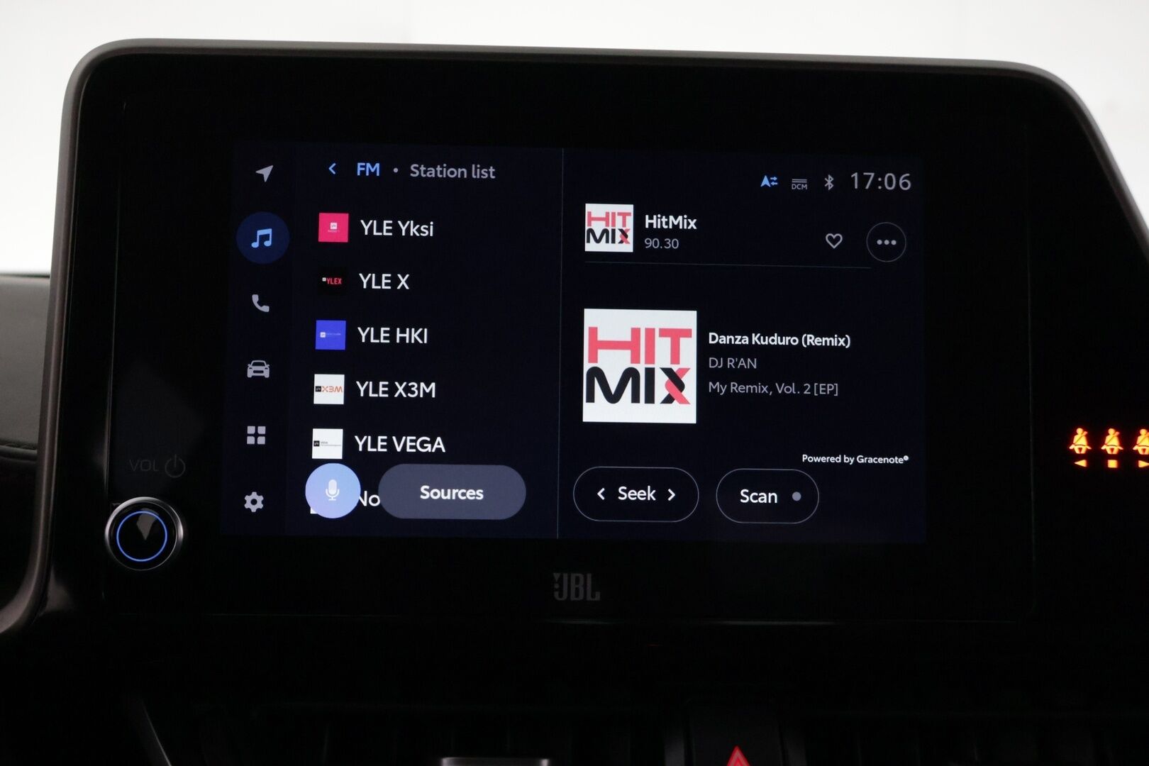 TOYOTA C-HR 2022 1,8 Hybrid Premium **ACC / JBL / P.kamera / Sähköpenkki / Navi / KeylessGo / Mustat nahat** - ALV / Kattavat varusteet