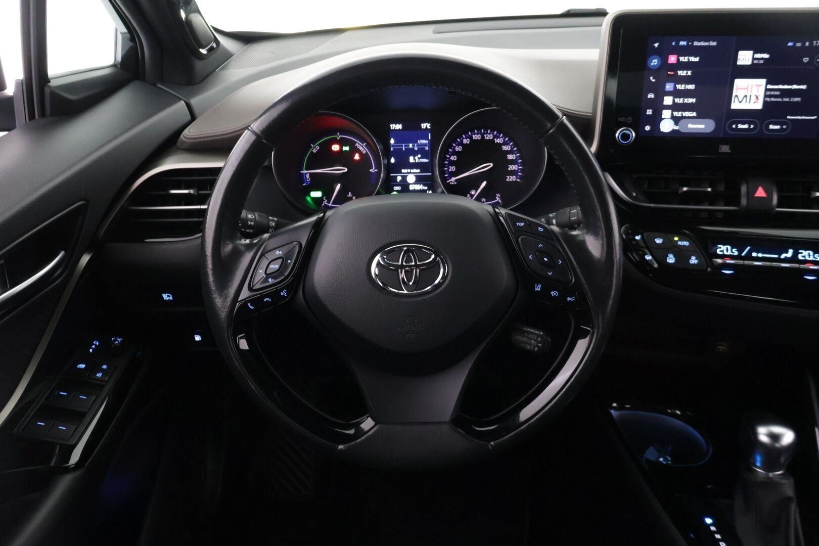 TOYOTA C-HR 2022 1,8 Hybrid Premium **ACC / JBL / P.kamera / Sähköpenkki / Navi / KeylessGo / Mustat nahat** - ALV / Kattavat varusteet