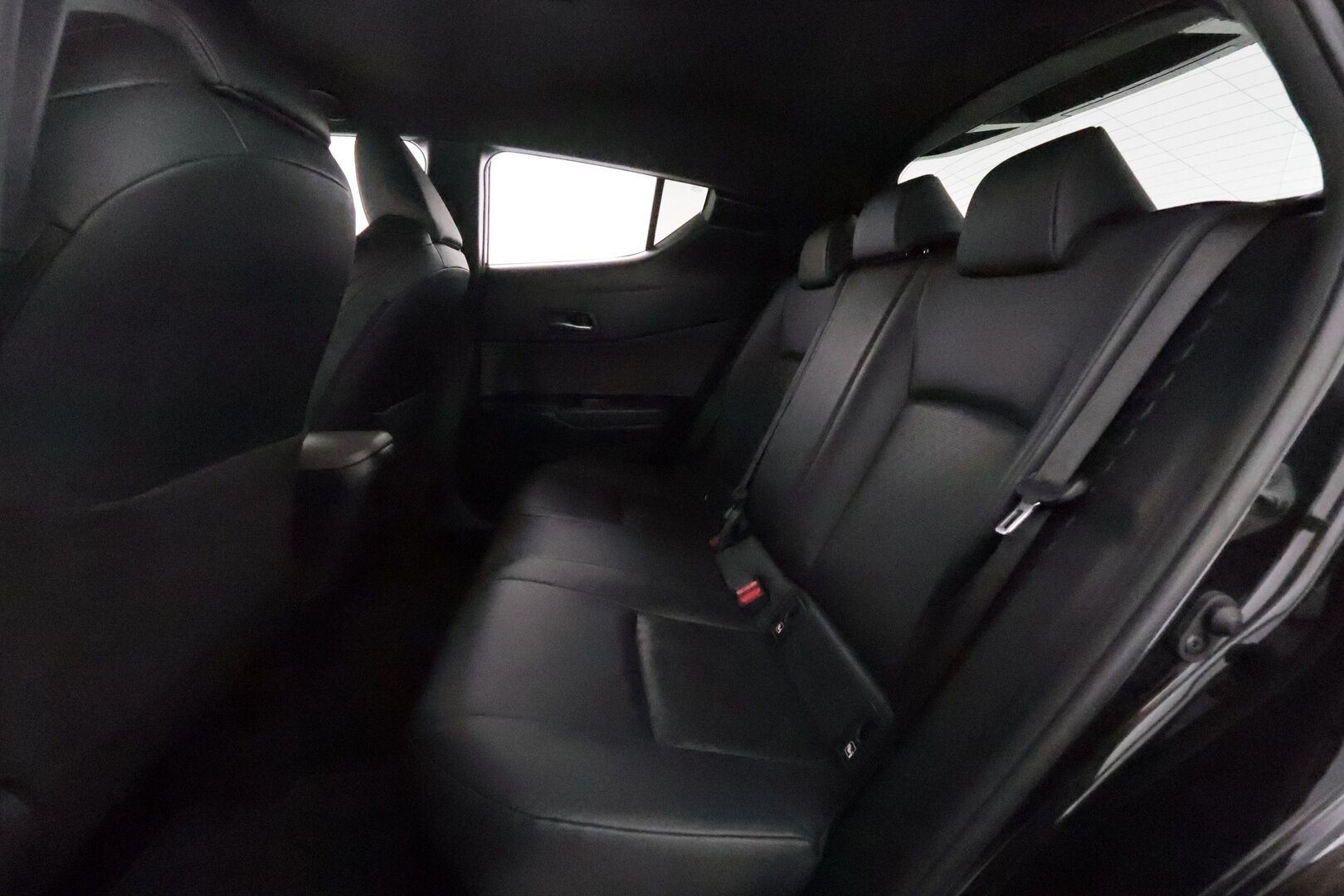 TOYOTA C-HR 2022 1,8 Hybrid Premium **ACC / JBL / P.kamera / Sähköpenkki / Navi / KeylessGo / Mustat nahat** - ALV / Kattavat varusteet