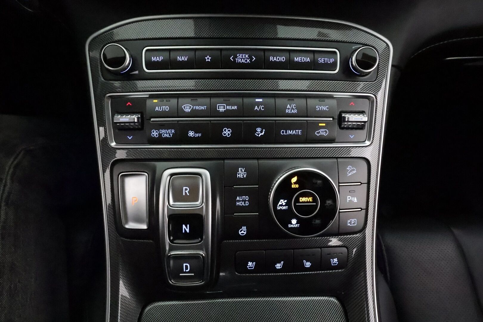 HYUNDAI SANTA FE 2021 1.6 Plugin-Hybrid 4WD SEVEN Prime 7-P **ACC / Panorama / KRELL / Koukku / LED / Muistipenkki / Navi / Mustat nahat** - Akku kuntotarkastettu! / Ilmastoidut penkit / HUD / 360° / Kahdet renkaat aluvanteilla / Merkkihuollettu