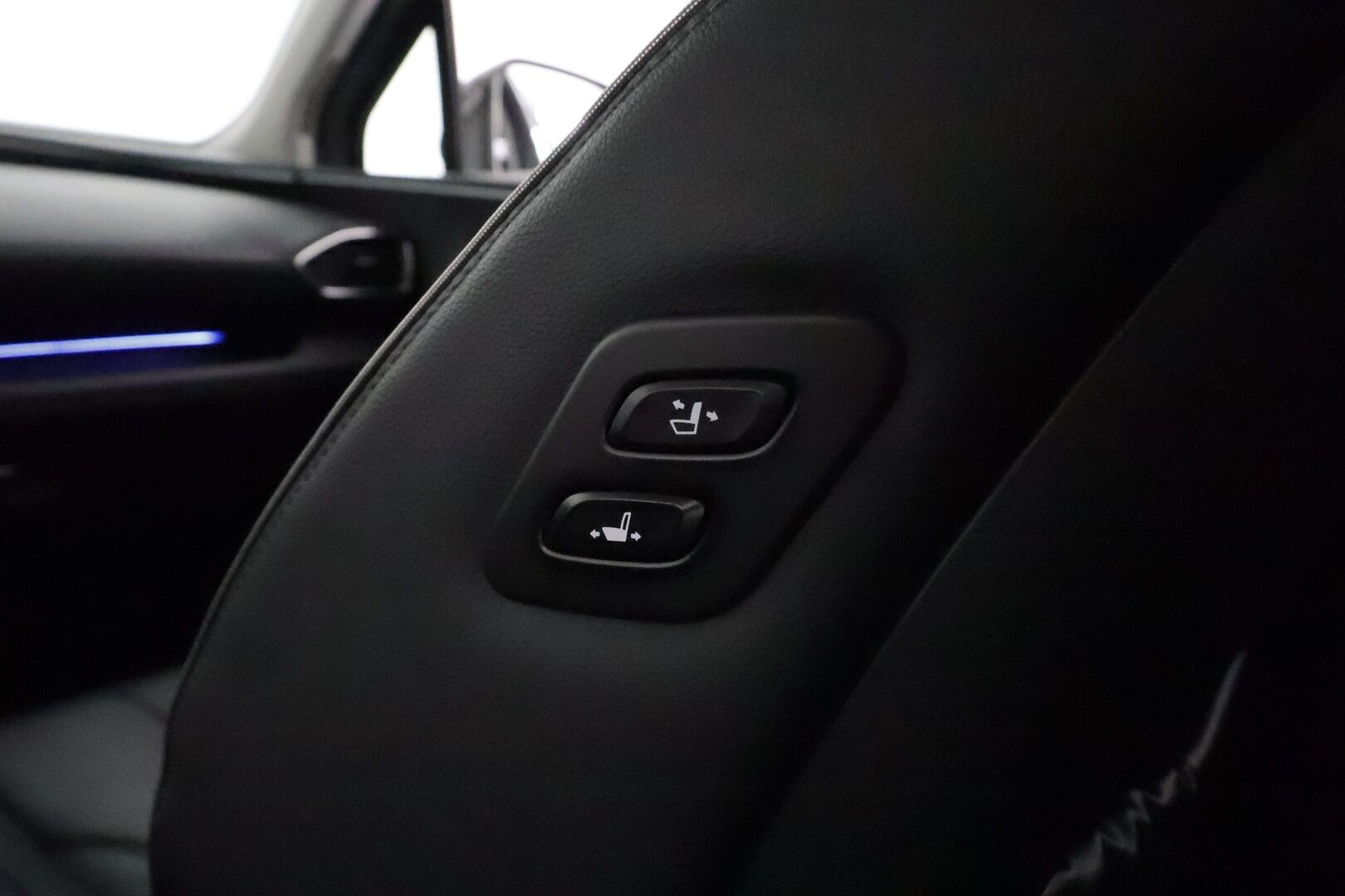 HYUNDAI SANTA FE 2021 1.6 Plugin-Hybrid 4WD SEVEN Prime 7-P **ACC / Panorama / KRELL / Koukku / LED / Muistipenkki / Navi / Mustat nahat** - Akku kuntotarkastettu! / Ilmastoidut penkit / HUD / 360° / Kahdet renkaat aluvanteilla / Merkkihuollettu