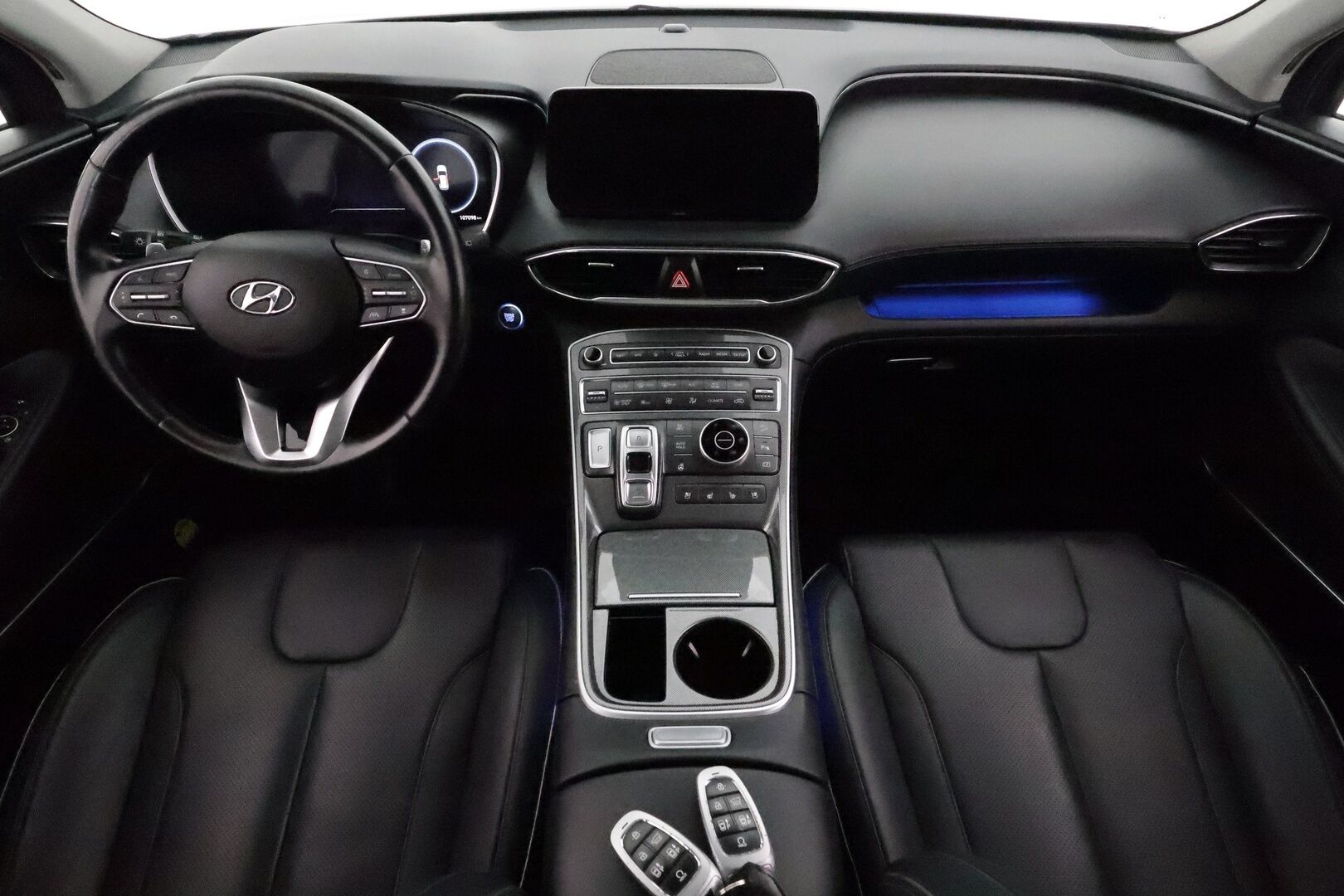 HYUNDAI SANTA FE 2021 1.6 Plugin-Hybrid 4WD SEVEN Prime 7-P **ACC / Panorama / KRELL / Koukku / LED / Muistipenkki / Navi / Mustat nahat** - Akku kuntotarkastettu! / Ilmastoidut penkit / HUD / 360° / Kahdet renkaat aluvanteilla / Merkkihuollettu