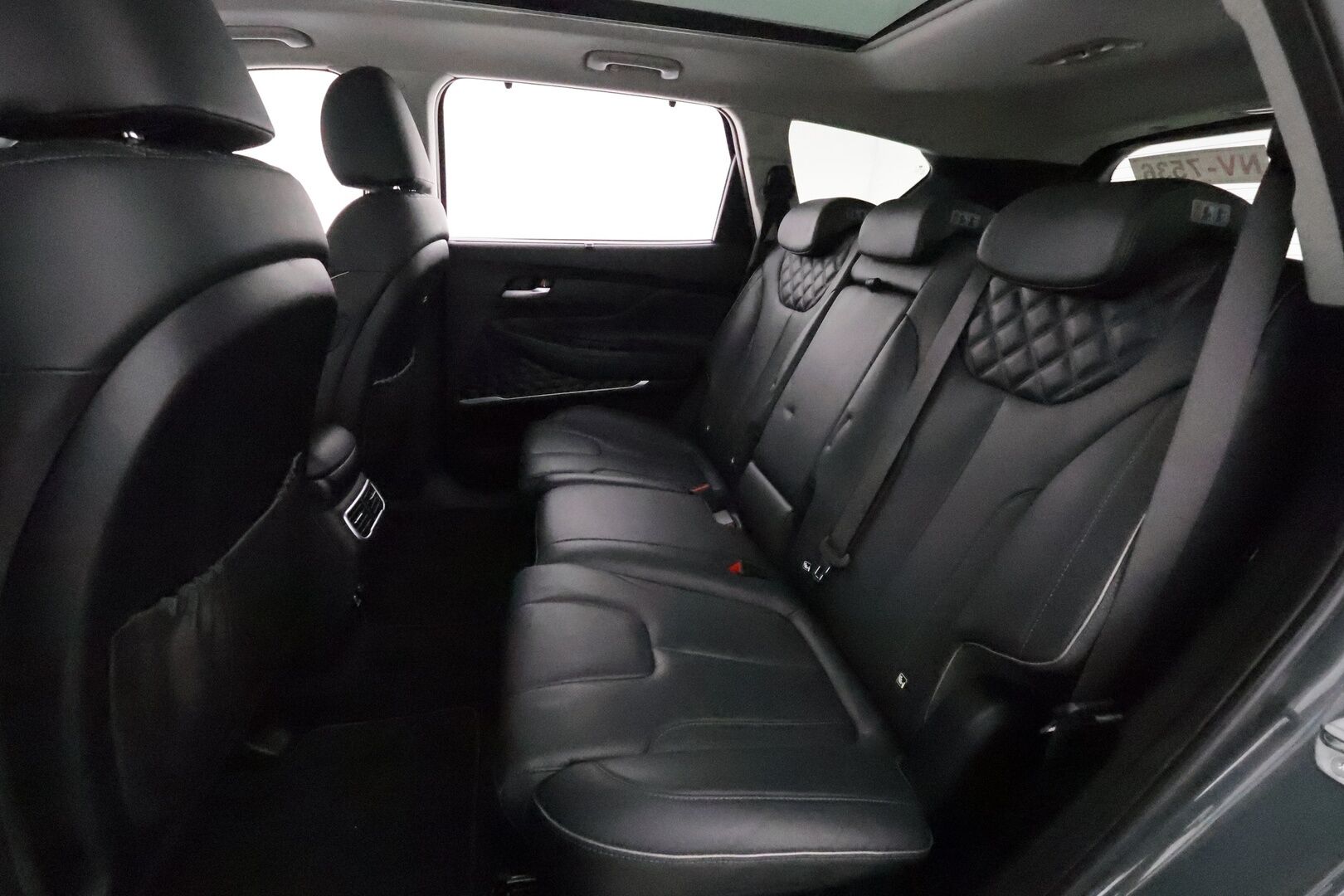 HYUNDAI SANTA FE 2021 1.6 Plugin-Hybrid 4WD SEVEN Prime 7-P **ACC / Panorama / KRELL / Koukku / LED / Muistipenkki / Navi / Mustat nahat** - Akku kuntotarkastettu! / Ilmastoidut penkit / HUD / 360° / Kahdet renkaat aluvanteilla / Merkkihuollettu