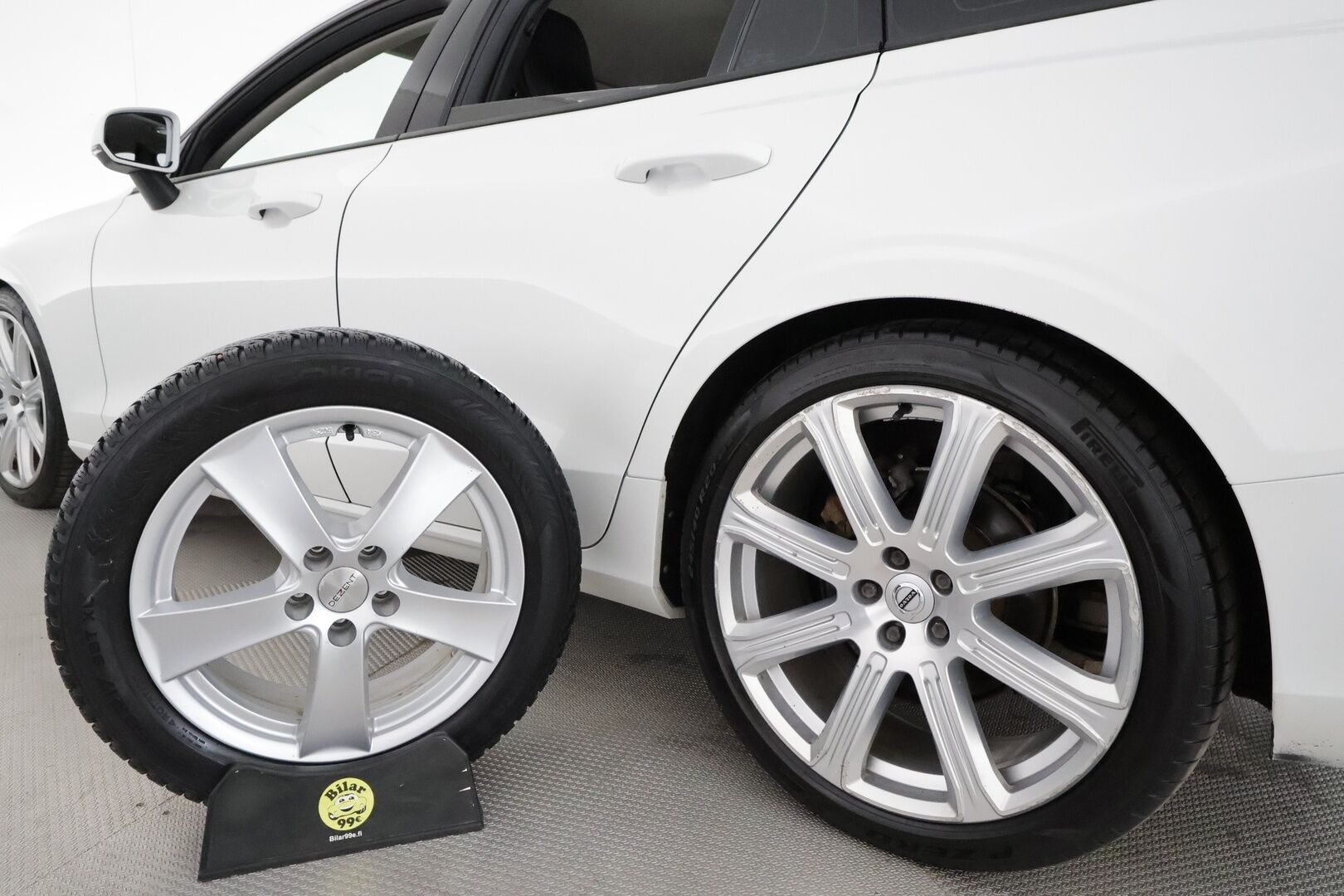 Volvo V60 2019 D3 AWD Momentum *Webasto / ACC / LED / Koukku / Navi / P.tutka / Digimittaristo* - Kahdet renkaat aluvanteilla / Juuri huollettu! / Jakopää 155tkm