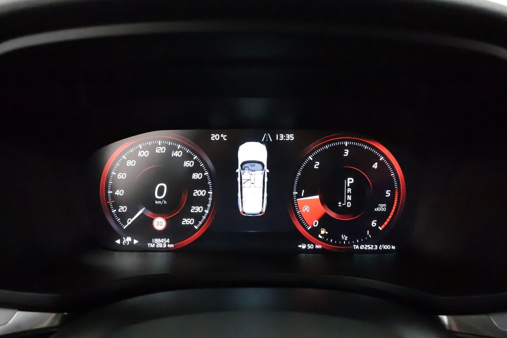 Volvo V60 2019 D3 AWD Momentum **ACC / LED / Koukku / P.tutka / Digimittaristo / Navi** - Kahdet renkaat aluvanteilla