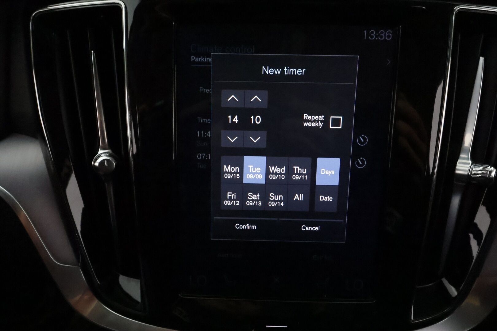 Volvo V60 2019 D3 AWD Momentum **ACC / LED / Koukku / P.tutka / Digimittaristo / Navi** - Kahdet renkaat aluvanteilla
