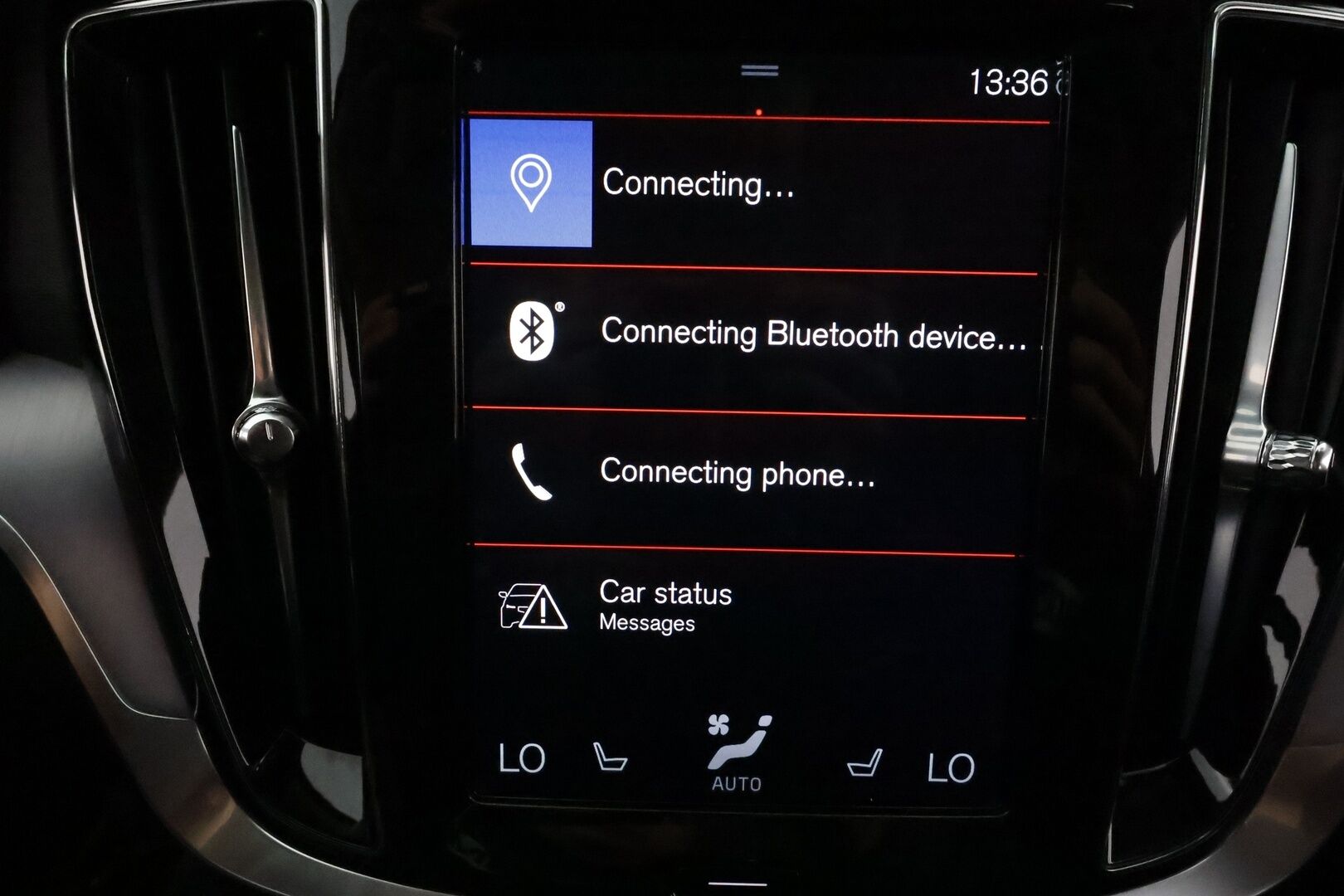 Volvo V60 2019 D3 AWD Momentum **ACC / LED / Koukku / P.tutka / Digimittaristo / Navi** - Kahdet renkaat aluvanteilla