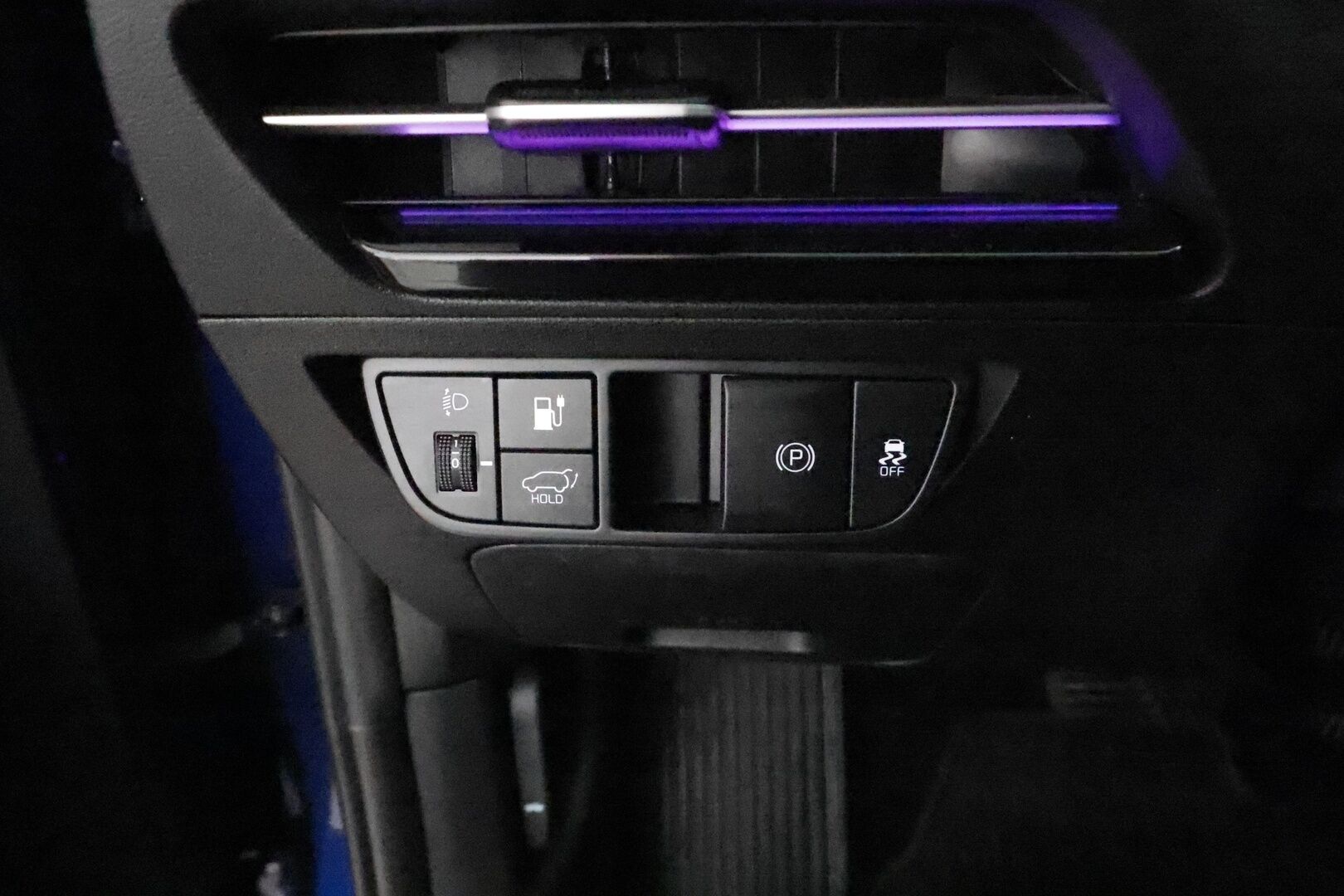 KIA EV6 2022 77,4kWh AWD Plus **ACC / 360° / Muistipenkki / Ilmastoidut nahat / ILP / Navi / LED / KeylessGo** - 3,99 % KORKOTARJOUS TÄHÄN AUTOON 14.9. ASTI! - Merkkihuollettu