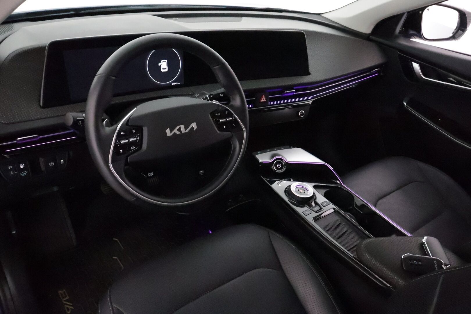 KIA EV6 2022 77,4kWh AWD Plus **ACC / 360° / Muistipenkki / Ilmastoidut nahat / ILP / Navi / LED / KeylessGo** - 3,99 % KORKOTARJOUS TÄHÄN AUTOON 14.9. ASTI! - Merkkihuollettu