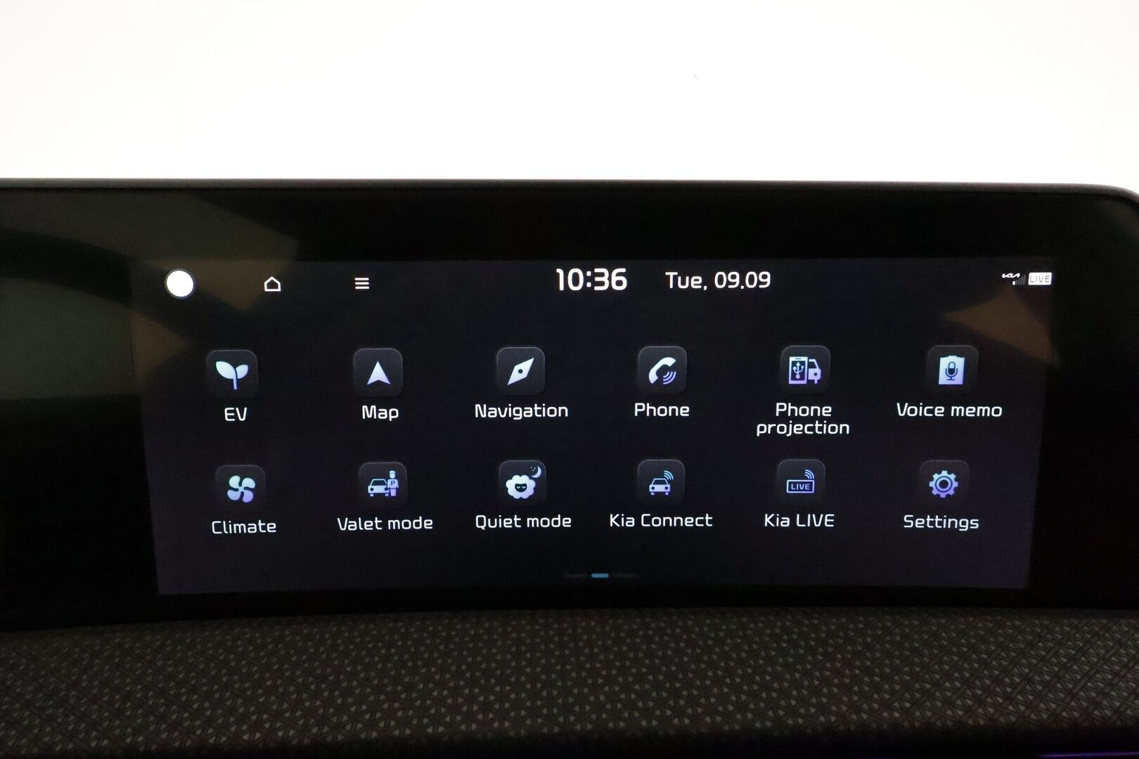 KIA EV6 2022 77,4kWh AWD Plus **ACC / 360° / Muistipenkki / Ilmastoidut nahat / ILP / Navi / LED / KeylessGo** - 3,99 % KORKOTARJOUS TÄHÄN AUTOON 14.9. ASTI! - Merkkihuollettu