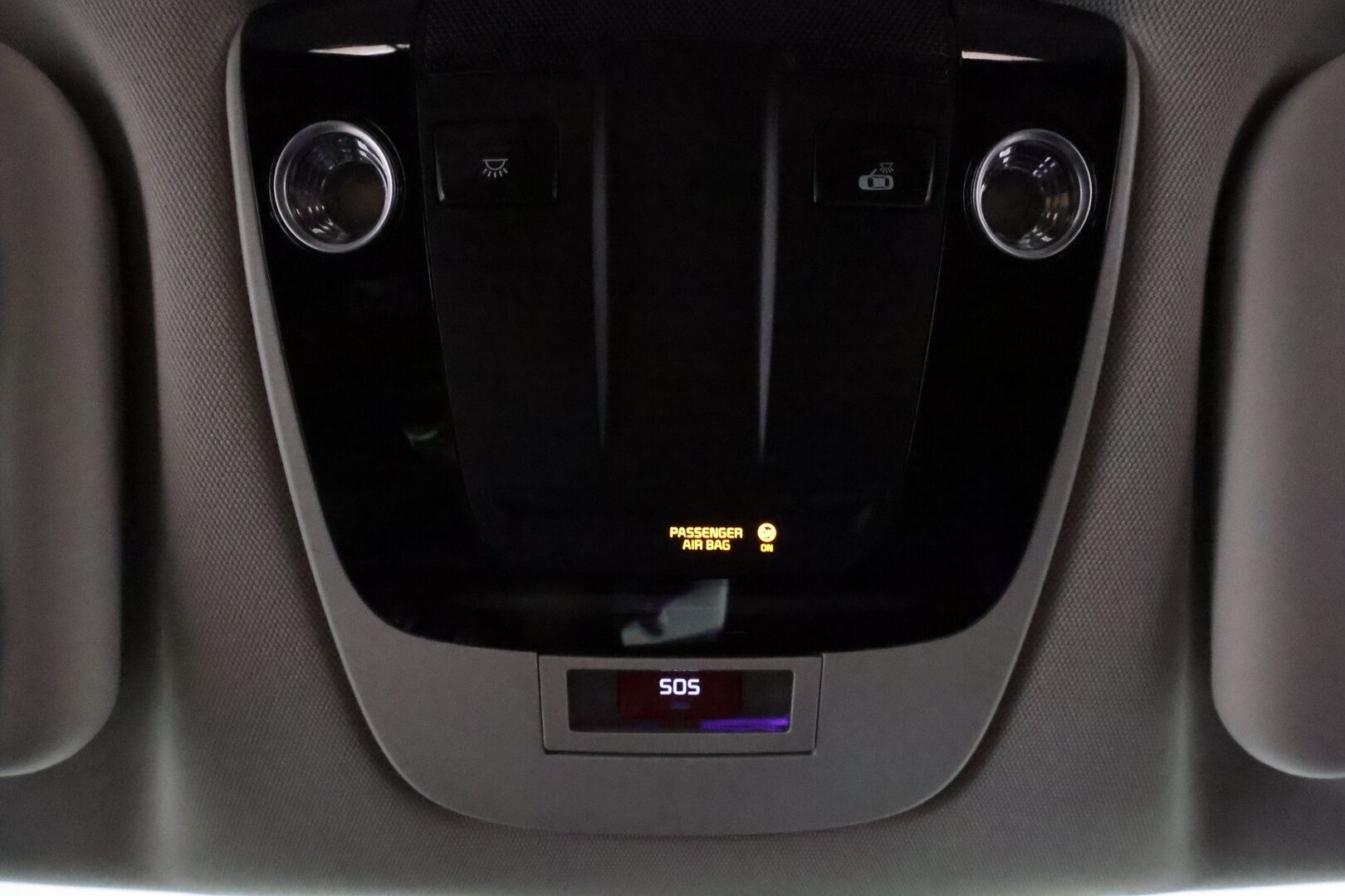 KIA EV6 2022 77,4kWh AWD Plus **ACC / 360° / Muistipenkki / Ilmastoidut nahat / ILP / Navi / LED / KeylessGo** - 3,99 % KORKOTARJOUS TÄHÄN AUTOON 14.9. ASTI! - Merkkihuollettu