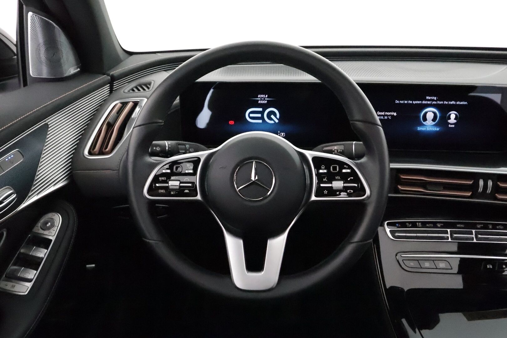 MERCEDES-BENZ EQC 2021 400 4Matic **Distronic+ / Burmester / Muistipenkit / Lasikattoluukku / Multibeam LED / Ilmastoidut nahat / Navi / Widescreen / 360°** - 3,99 % KORKOTARJOUS TÄHÄN AUTOON 14.9. ASTI! - HUD / Hierovat etuistuimet / Huippuvarusteet!