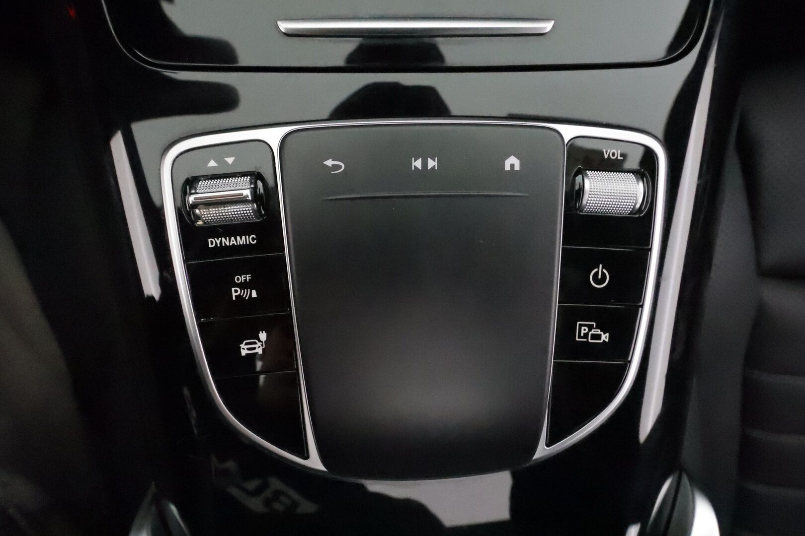 MERCEDES-BENZ EQC 2021 400 4Matic **Distronic+ / Burmester / Muistipenkit / Lasikattoluukku / Multibeam LED / Ilmastoidut nahat / Navi / Widescreen / 360°** - 3,99 % KORKOTARJOUS TÄHÄN AUTOON 14.9. ASTI! - HUD / Hierovat etuistuimet / Huippuvarusteet!