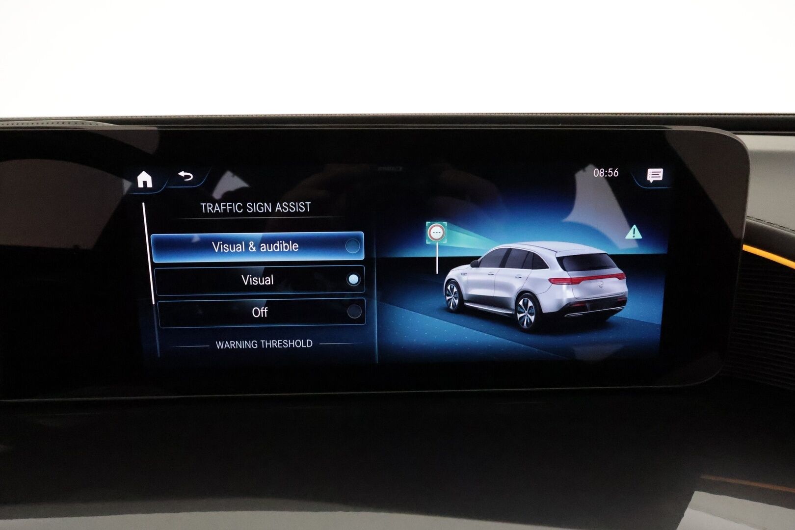 MERCEDES-BENZ EQC 2021 400 4Matic **Distronic+ / Burmester / Muistipenkit / Lasikattoluukku / Multibeam LED / Ilmastoidut nahat / Navi / Widescreen / 360°** - 3,99 % KORKOTARJOUS TÄHÄN AUTOON 14.9. ASTI! - HUD / Hierovat etuistuimet / Huippuvarusteet!
