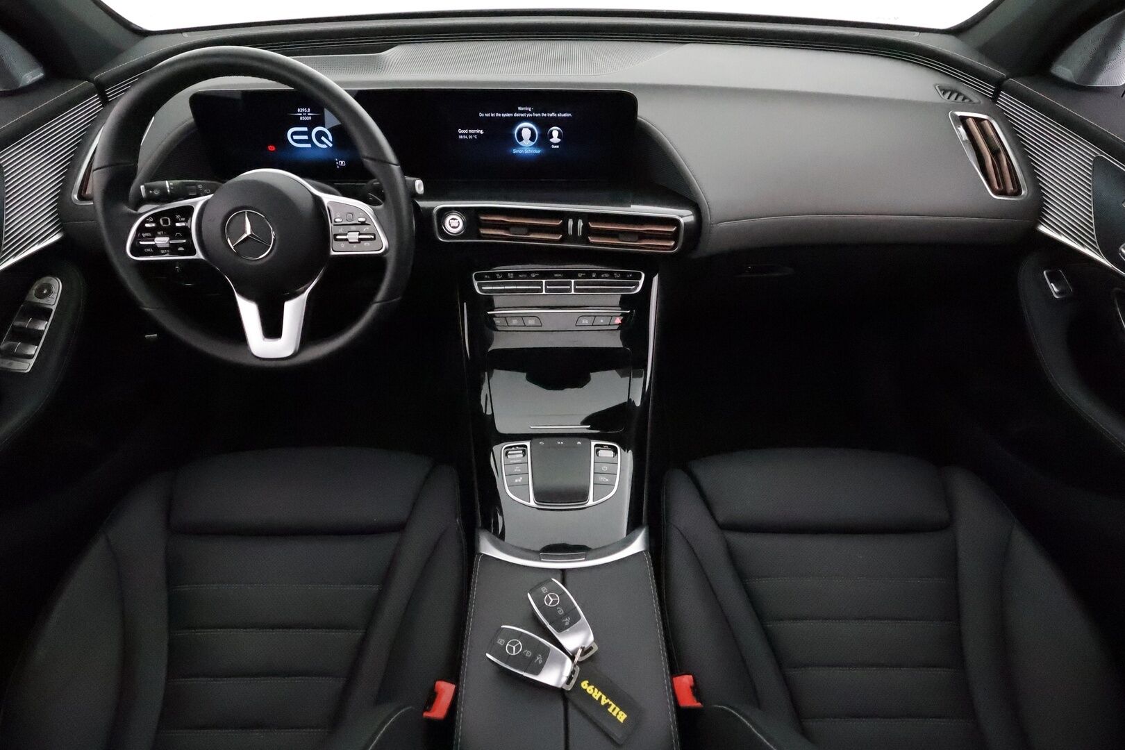 MERCEDES-BENZ EQC 2021 400 4Matic **Distronic+ / Burmester / Muistipenkit / Lasikattoluukku / Multibeam LED / Ilmastoidut nahat / Navi / Widescreen / 360°** - 3,99 % KORKOTARJOUS TÄHÄN AUTOON 14.9. ASTI! - HUD / Hierovat etuistuimet / Huippuvarusteet!