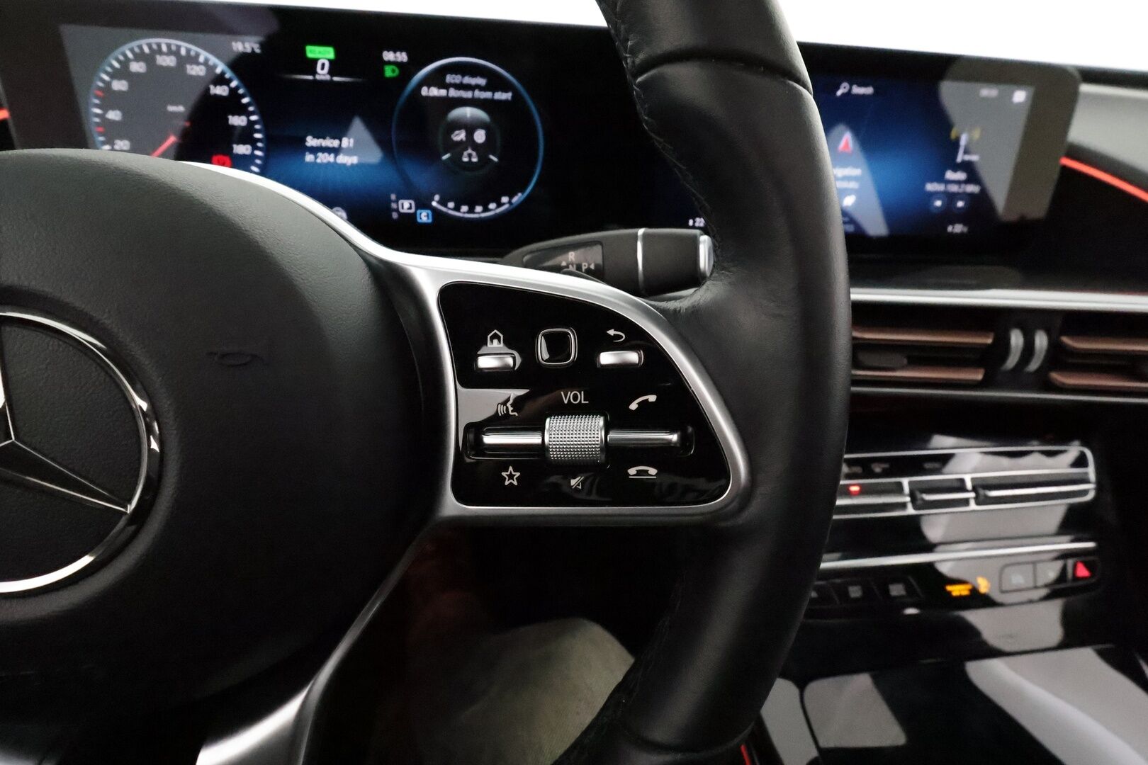 MERCEDES-BENZ EQC 2021 400 4Matic **Distronic+ / Burmester / Muistipenkit / Lasikattoluukku / Multibeam LED / Ilmastoidut nahat / Navi / Widescreen / 360°** - 3,99 % KORKOTARJOUS TÄHÄN AUTOON 14.9. ASTI! - HUD / Hierovat etuistuimet / Huippuvarusteet!