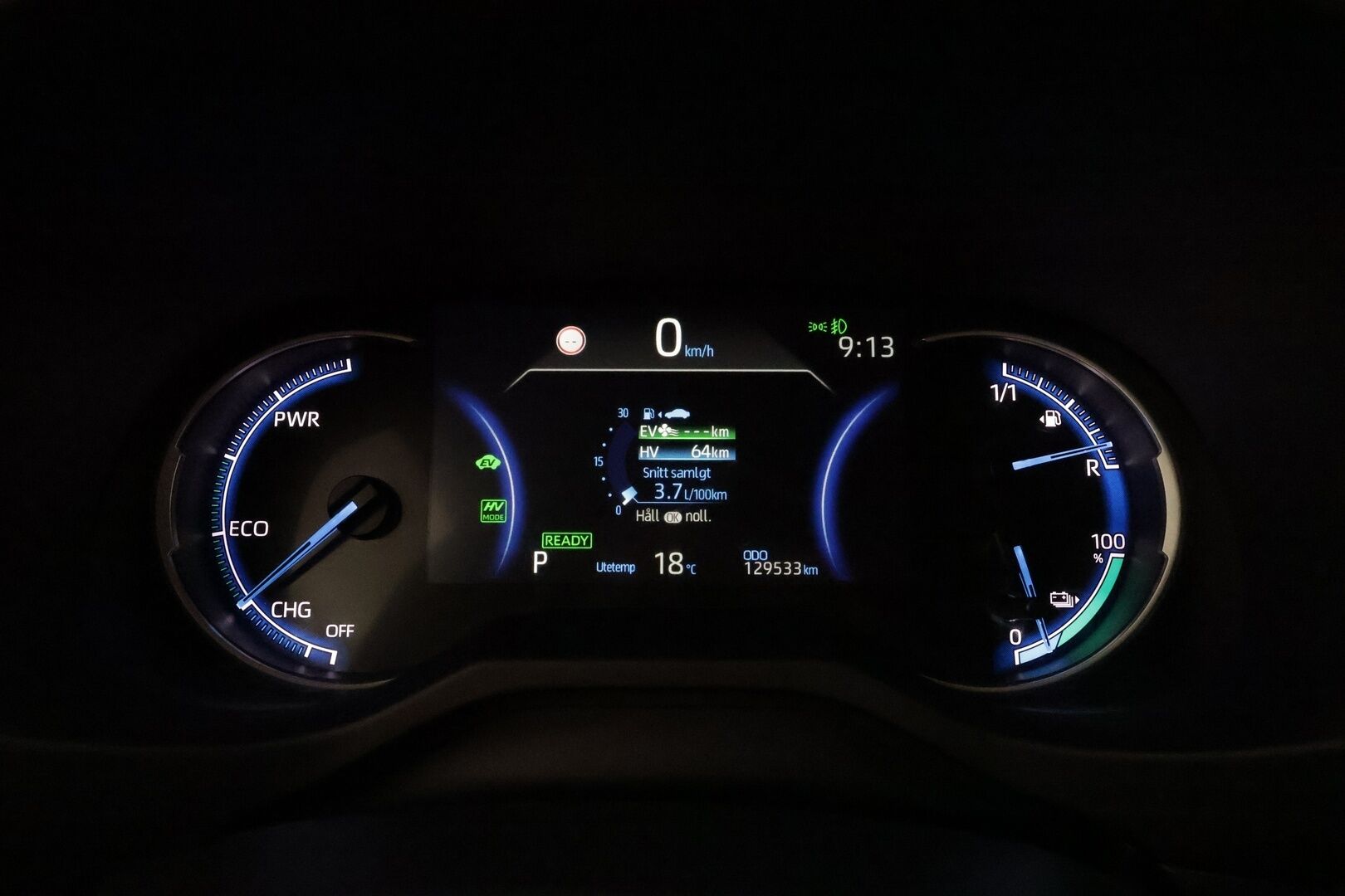 TOYOTA RAV4 PLUG-IN 2020 Hybrid 2,5 AWD-i Premium * Adapt.Vakkari / Ilmastoitu Muistipenkki / HUD / 360-Kamera / LED / KeylessGo - 2x Latauskaapelit / 2x vanteet / Merkkihuollettu / Huippuvarusteet!