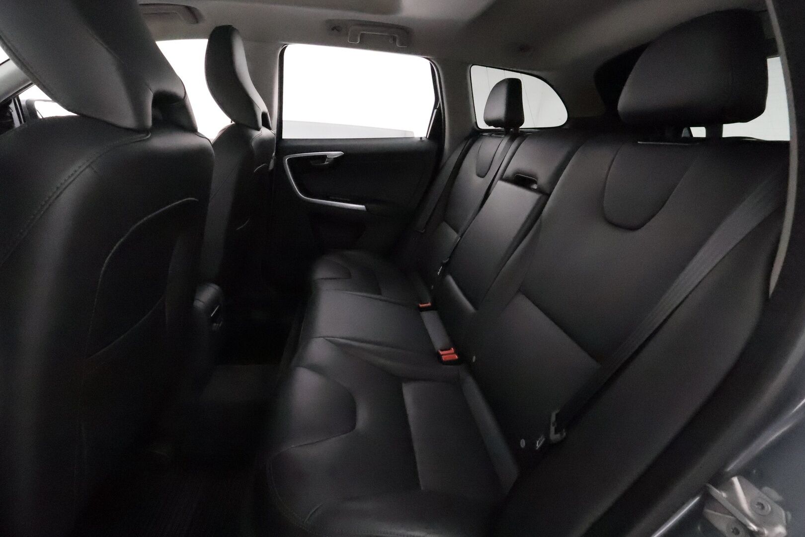 Volvo XC60 2017 D4 AWD Classic Summum aut **Webasto / Panorama / ACC / Xenon-valot / Muistipenkki / P.Kamera / Navi / Kaistavahti** - **HUIPPU KAMOILLA**
