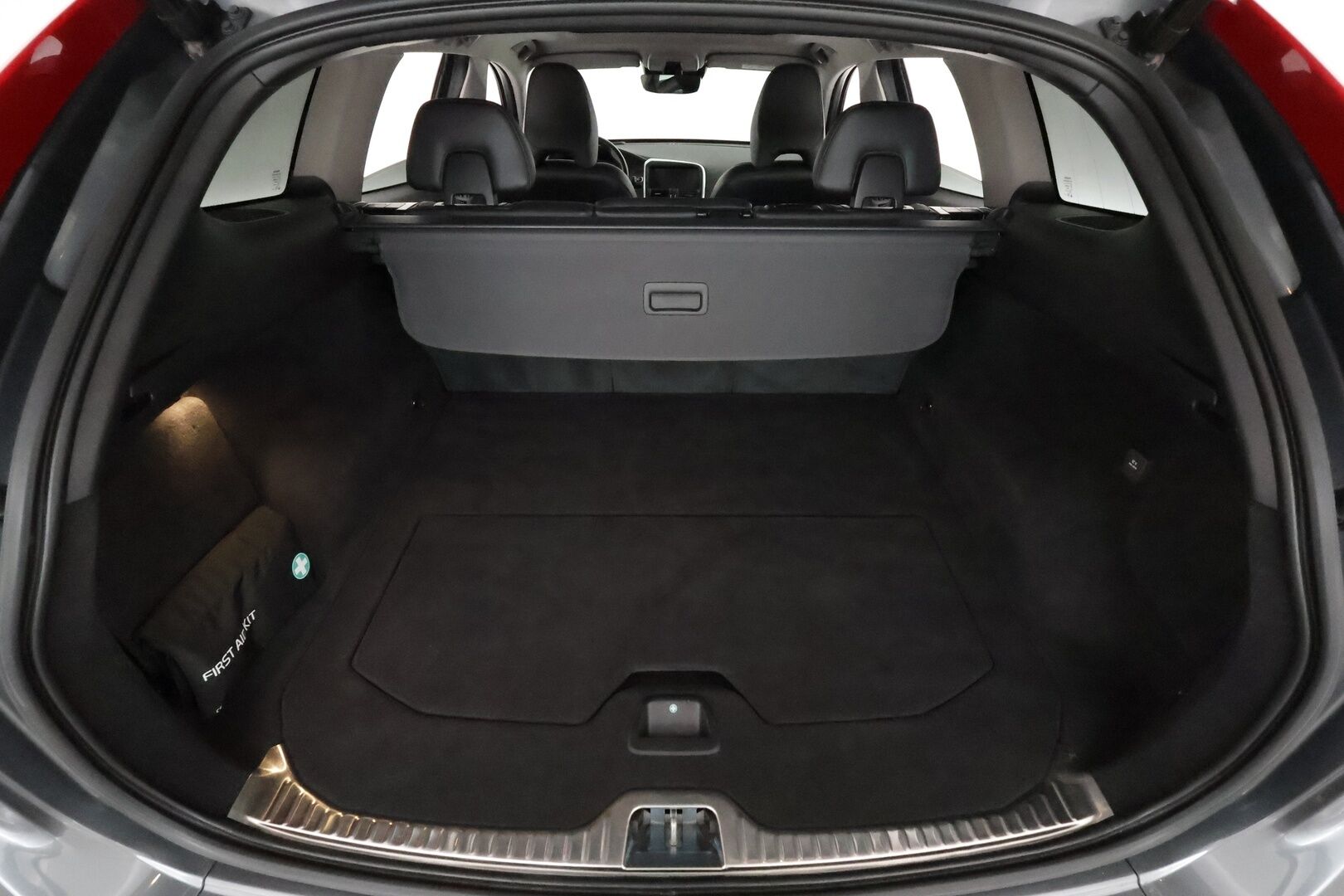 Volvo XC60 2017 D4 AWD Classic Summum aut **Webasto / Panorama / ACC / Xenon-valot / Muistipenkki / P.Kamera / Navi / Kaistavahti** - **HUIPPU KAMOILLA**