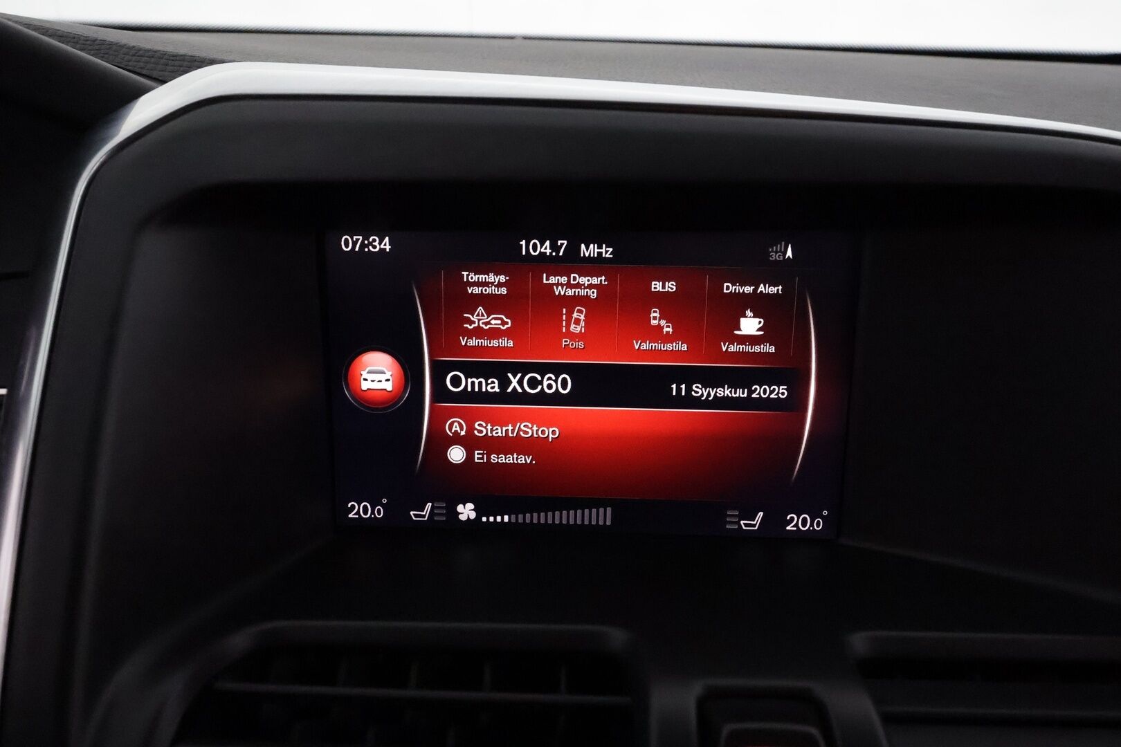 Volvo XC60 2017 D4 AWD Classic Summum aut **Webasto / Panorama / ACC / Xenon-valot / Muistipenkki / P.Kamera / Navi / Kaistavahti** - **HUIPPU KAMOILLA**