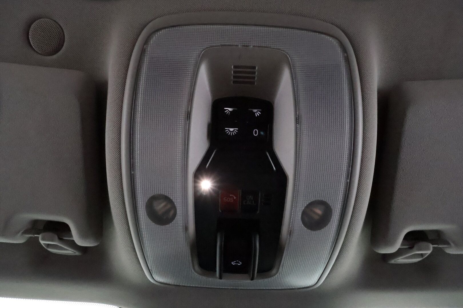 Volvo XC60 2017 D4 AWD Classic Summum aut **Webasto / Panorama / ACC / Xenon-valot / Muistipenkki / P.Kamera / Navi / Kaistavahti** - **HUIPPU KAMOILLA**