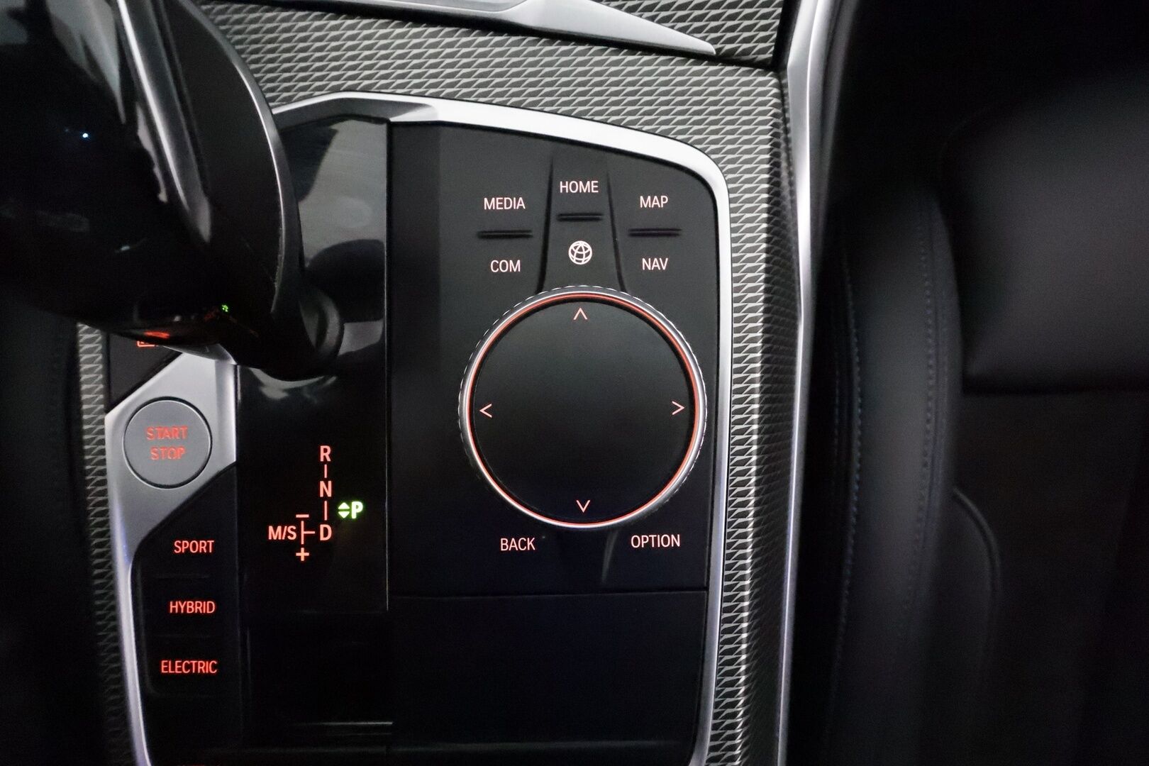 BMW 330 2021 G21 Touring 330e xDrive Business M Sport * Adapt.Vakkari / HiFi / Vetokoukku / Sporttipenkki Muistilla / Peruutuskamera - Kahdet renkaat / Merkkihuollettu / LED / Näyttävä Yksilö!