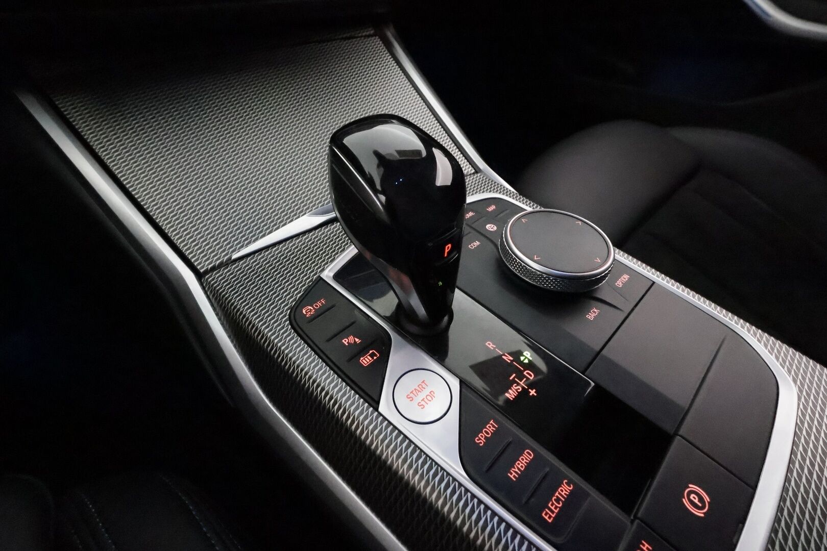 BMW 330 2021 G21 Touring 330e xDrive Business M Sport * Adapt.Vakkari / HiFi / Vetokoukku / Sporttipenkki Muistilla / Peruutuskamera - Kahdet renkaat / Merkkihuollettu / LED / Näyttävä Yksilö!