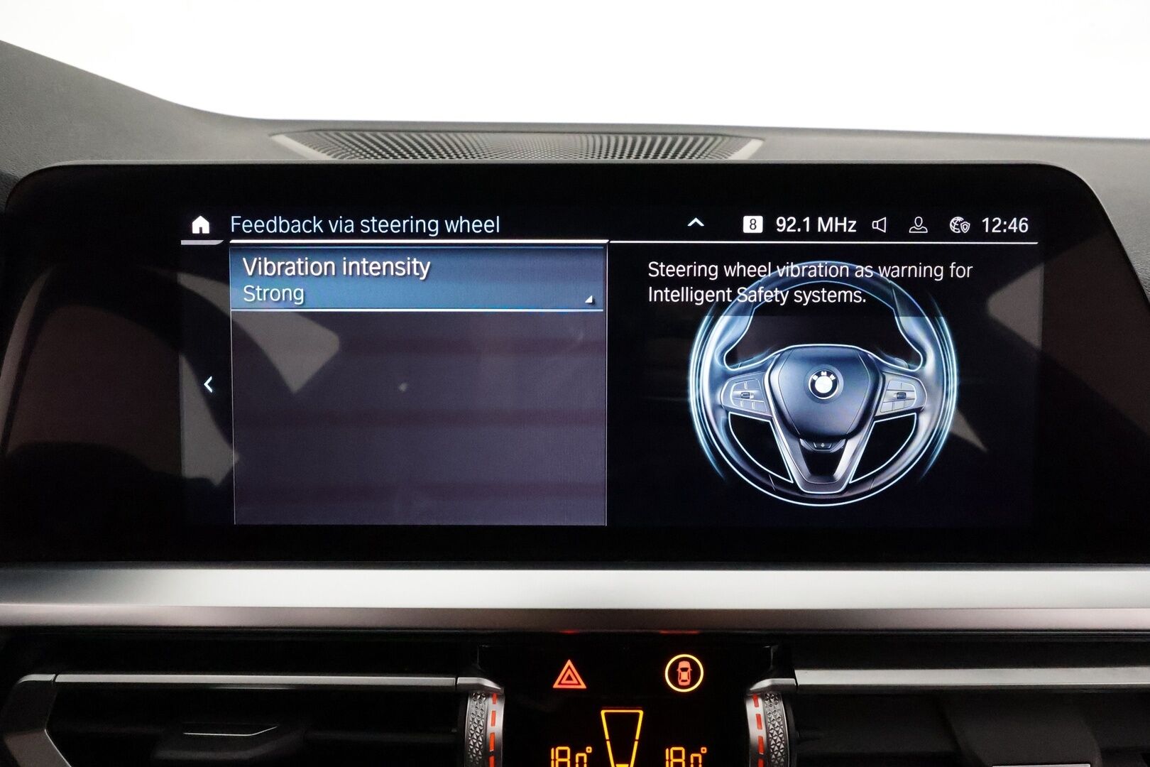 BMW 330 2021 G21 Touring 330e xDrive Business M Sport * Adapt.Vakkari / HiFi / Vetokoukku / Sporttipenkki Muistilla / Peruutuskamera - Kahdet renkaat / Merkkihuollettu / LED / Näyttävä Yksilö!