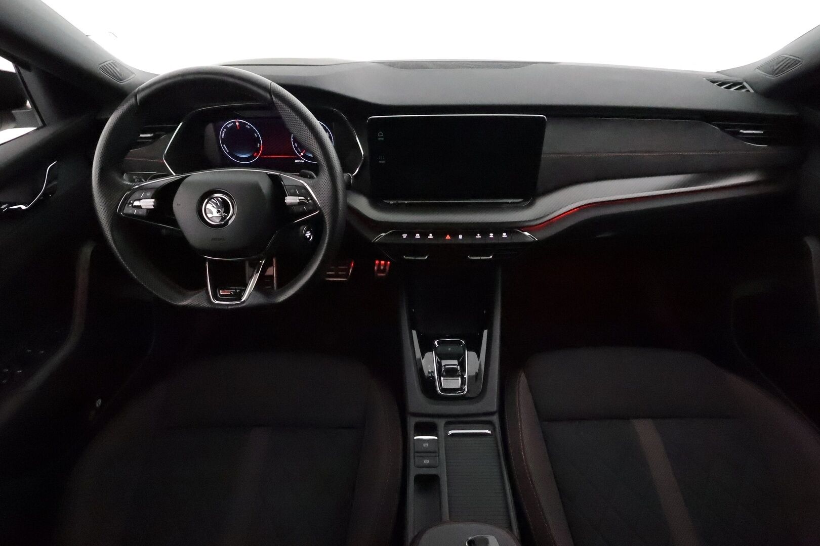 SKODA OCTAVIA 2021 Combi 1.4 TSI PHEV RS iV DSG **ACC / Matrix-LED / Panorama / Canton / Webasto / HUD / P.kamera / Navi / Kaistavahti** - Akku kuntotarkastettu SoH 98% / Kahdet Renkaat