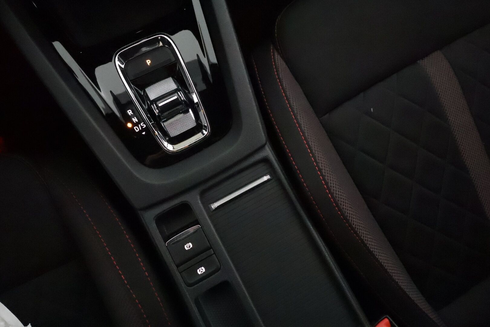 SKODA OCTAVIA 2021 Combi 1.4 TSI PHEV RS iV DSG **ACC / Matrix-LED / Panorama / Canton / Webasto / HUD / P.kamera / Navi / Kaistavahti** - Akku kuntotarkastettu SoH 98% / Kahdet Renkaat