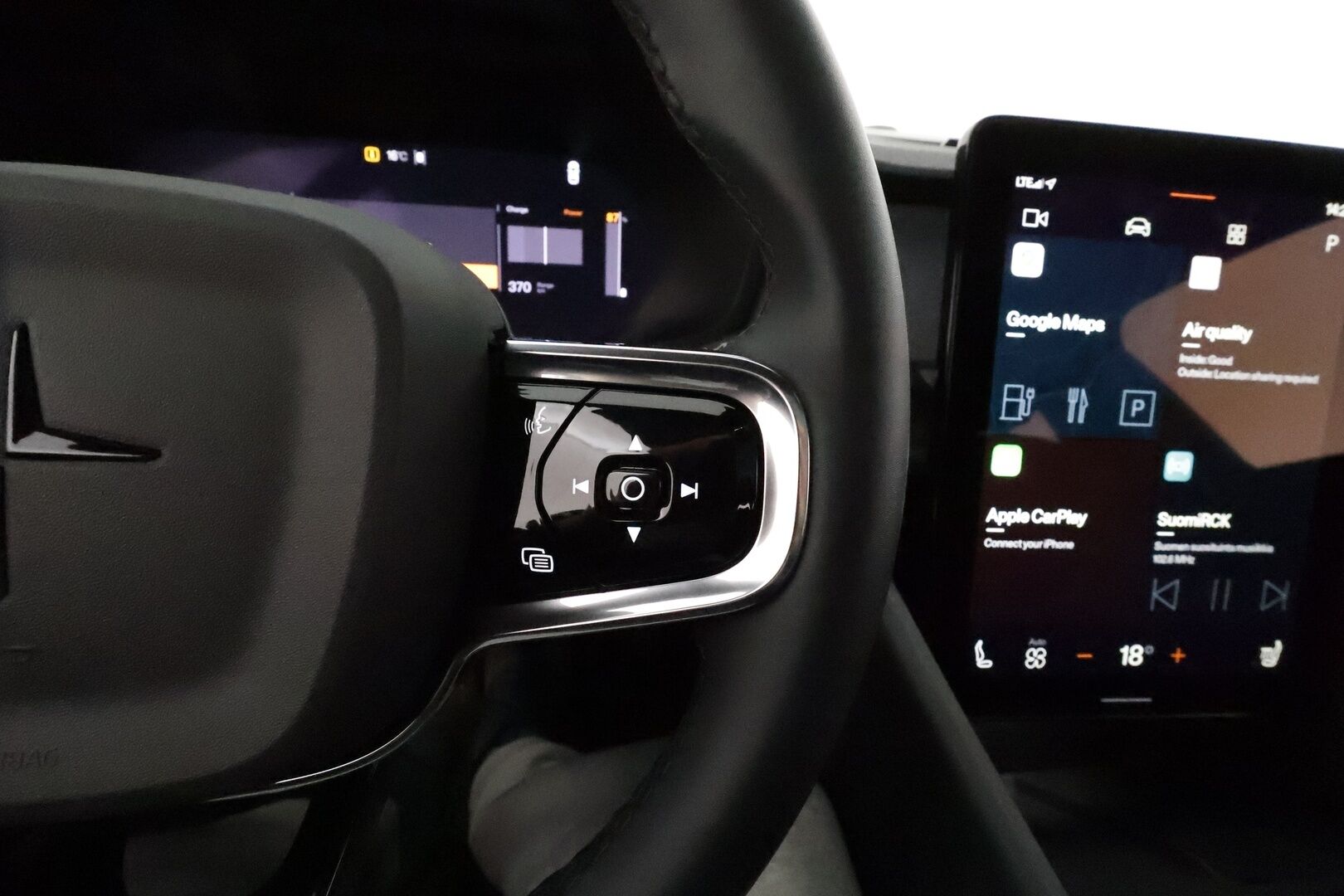 POLESTAR 2 2024 Long range Dual motor 310kW **H&K / Lasikatto / ILP / Koukku / ACC / 360° / Pixel-LED / Sporttipenkki Muistilla / Navi** - 3,99 % KORKOTARJOUS TÄHÄN AUTOON 23.9. ASTI! - Akku kuntotarkastettu! / Pilot&Plus / Kahdet Renkaat