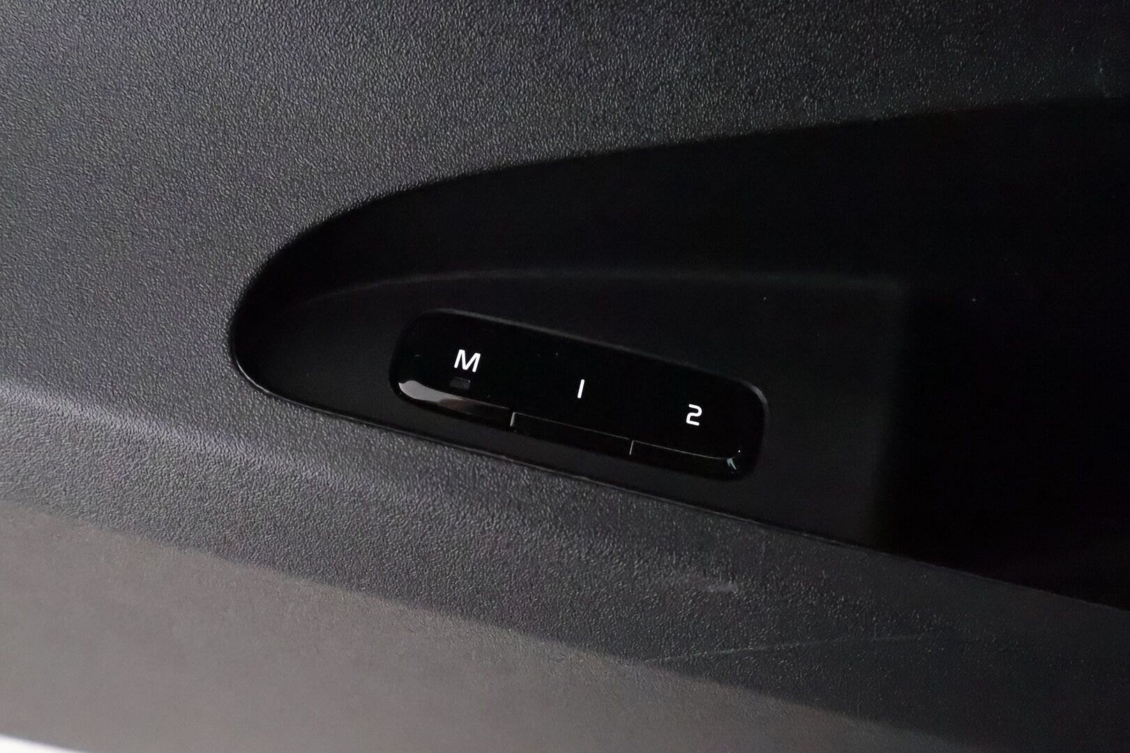 POLESTAR 2 2024 Long range Dual motor 310kW **H&K / Lasikatto / ILP / Koukku / ACC / 360° / Pixel-LED / Sporttipenkki Muistilla / Navi** - 3,99 % KORKOTARJOUS TÄHÄN AUTOON 23.9. ASTI! - Akku kuntotarkastettu! / Pilot&Plus / Kahdet Renkaat